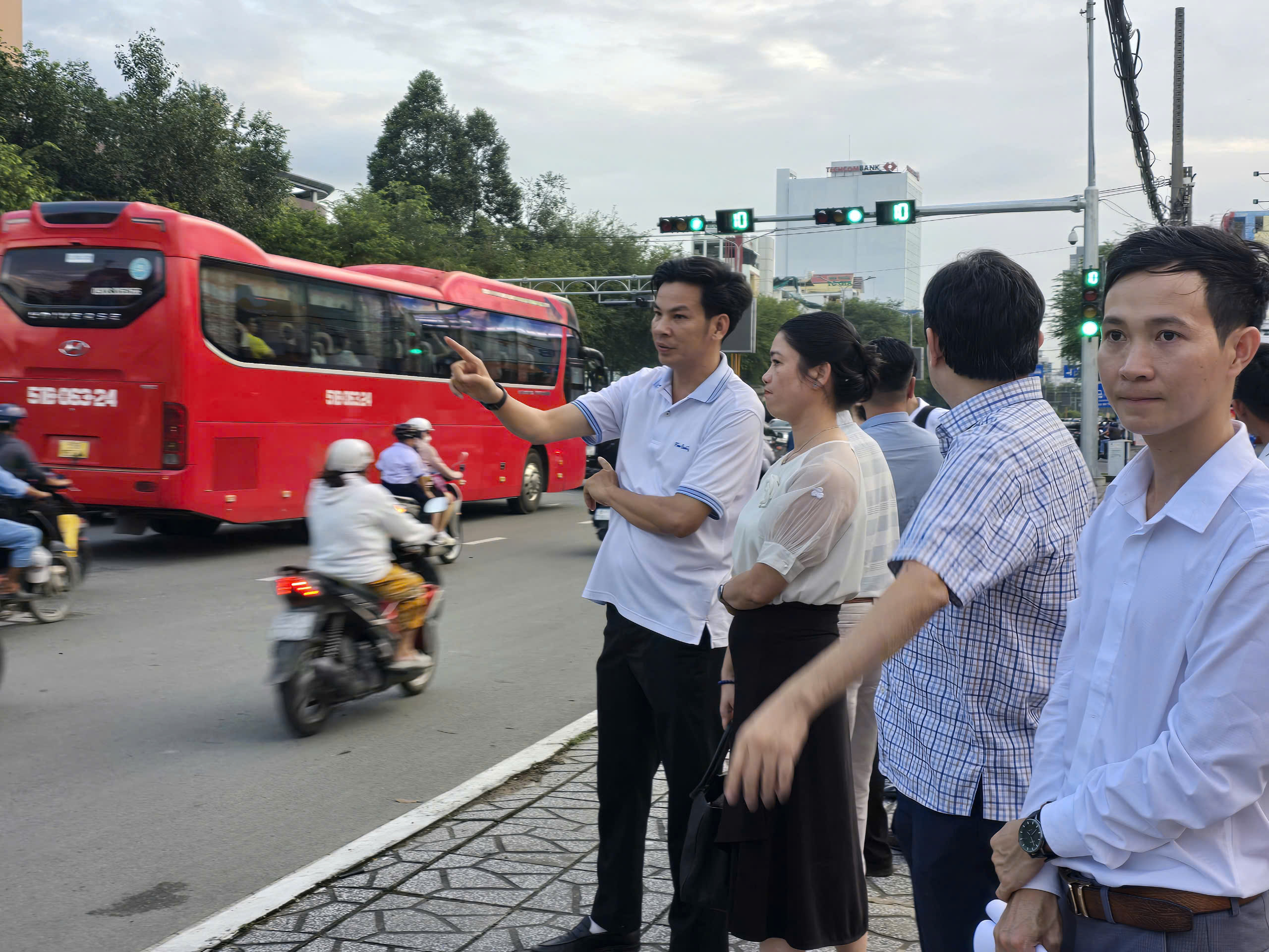 Đ&egrave;n t&iacute;n hiệu ở ng&atilde; năm trung t&acirc;m TP Cần Thơ hoạt động hiệu quả- Ảnh 8.