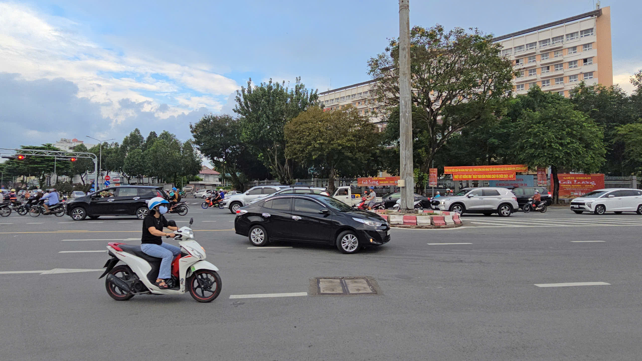 Đ&egrave;n t&iacute;n hiệu ở ng&atilde; năm trung t&acirc;m TP Cần Thơ hoạt động hiệu quả- Ảnh 3.