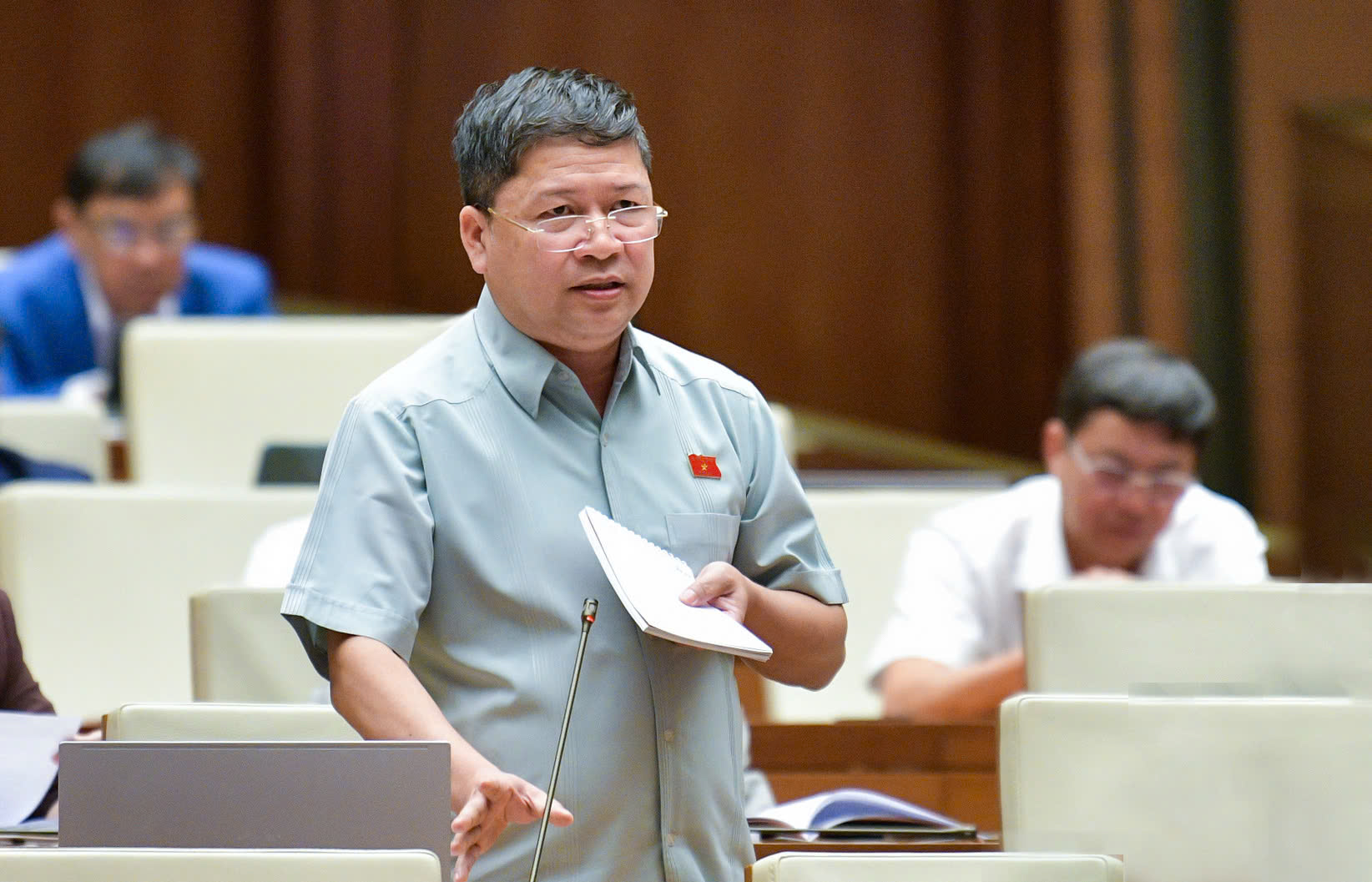 Đại biểu Quốc hội: "Quy định thế n&agrave;y, m&ugrave;a qu&yacute;t mới c&oacute; thị trường điện cạnh tranh"- Ảnh 1.