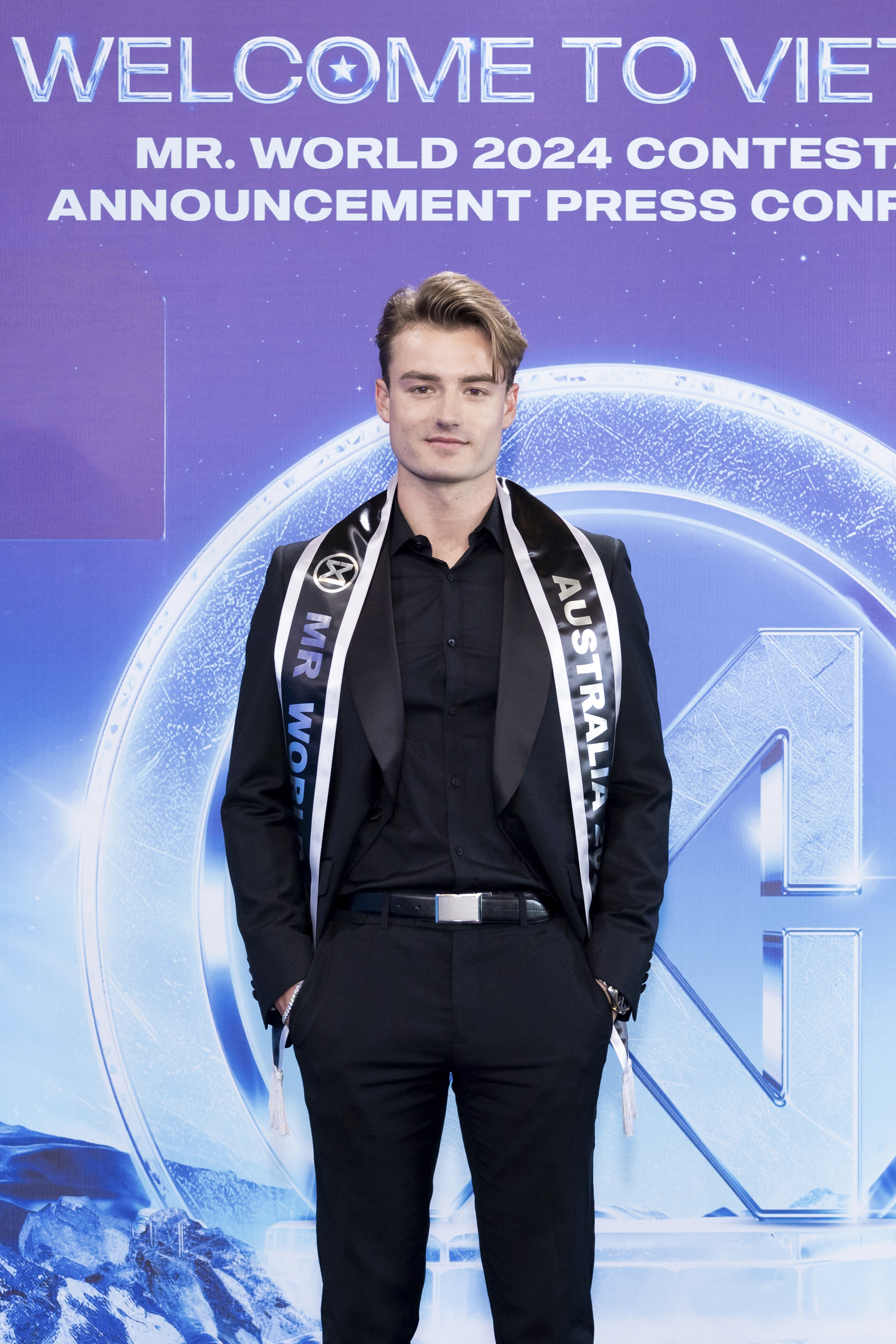 Hơn 60 nam vương ch&iacute;nh thức nhận sash, bảng t&ecirc;n Mr World 2024 tại Việt Nam- Ảnh 8.