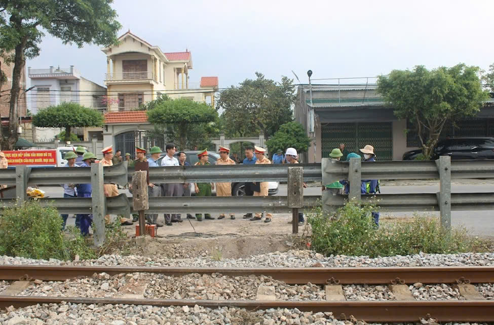Nam Định: Xử l&yacute; 19 trường hợp vi phạm lối đi tự mở tr&ecirc;n tuyến đường sắt- Ảnh 2.