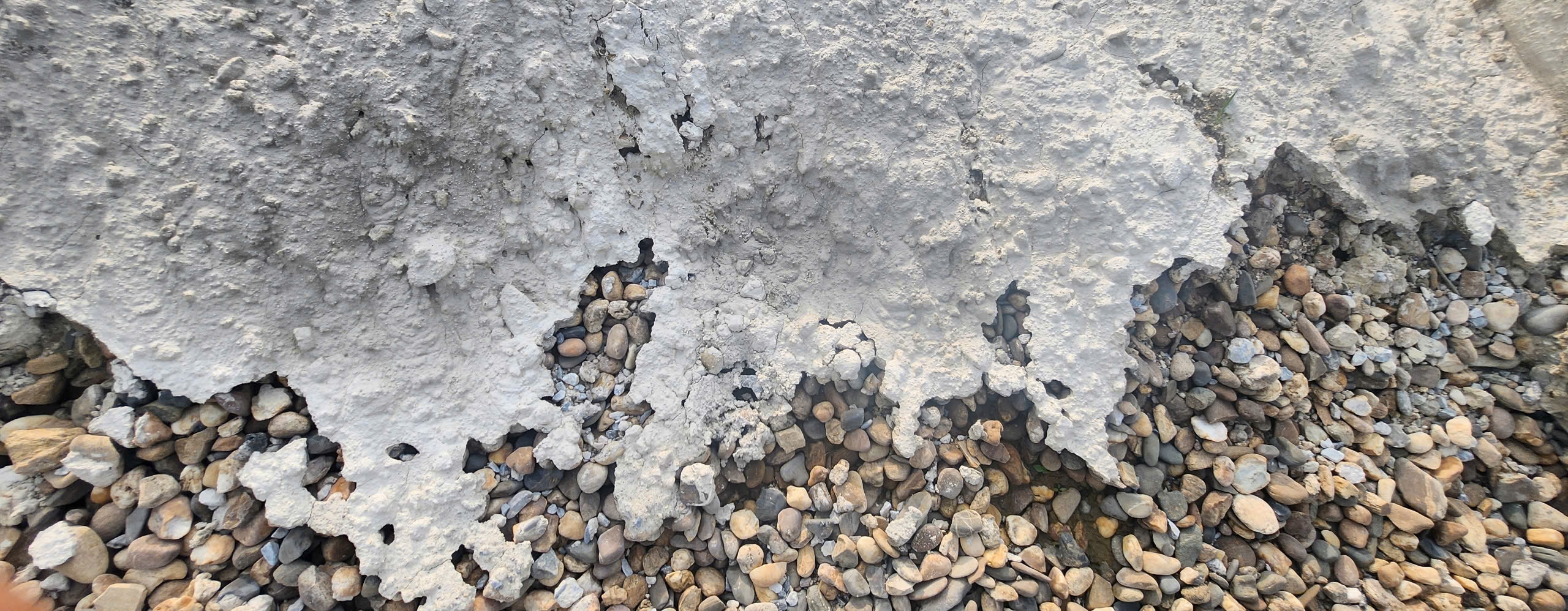 Tuyên Quang: Chất thải xi măng phủ kín bãi bồi ven sông, người dân lo sợ ô nhiễm- Ảnh 9. Tuyên Quang: Chất thải xi măng phủ kín bãi bồi ven sông, người dân lo sợ ô nhiễm- Ảnh 9.