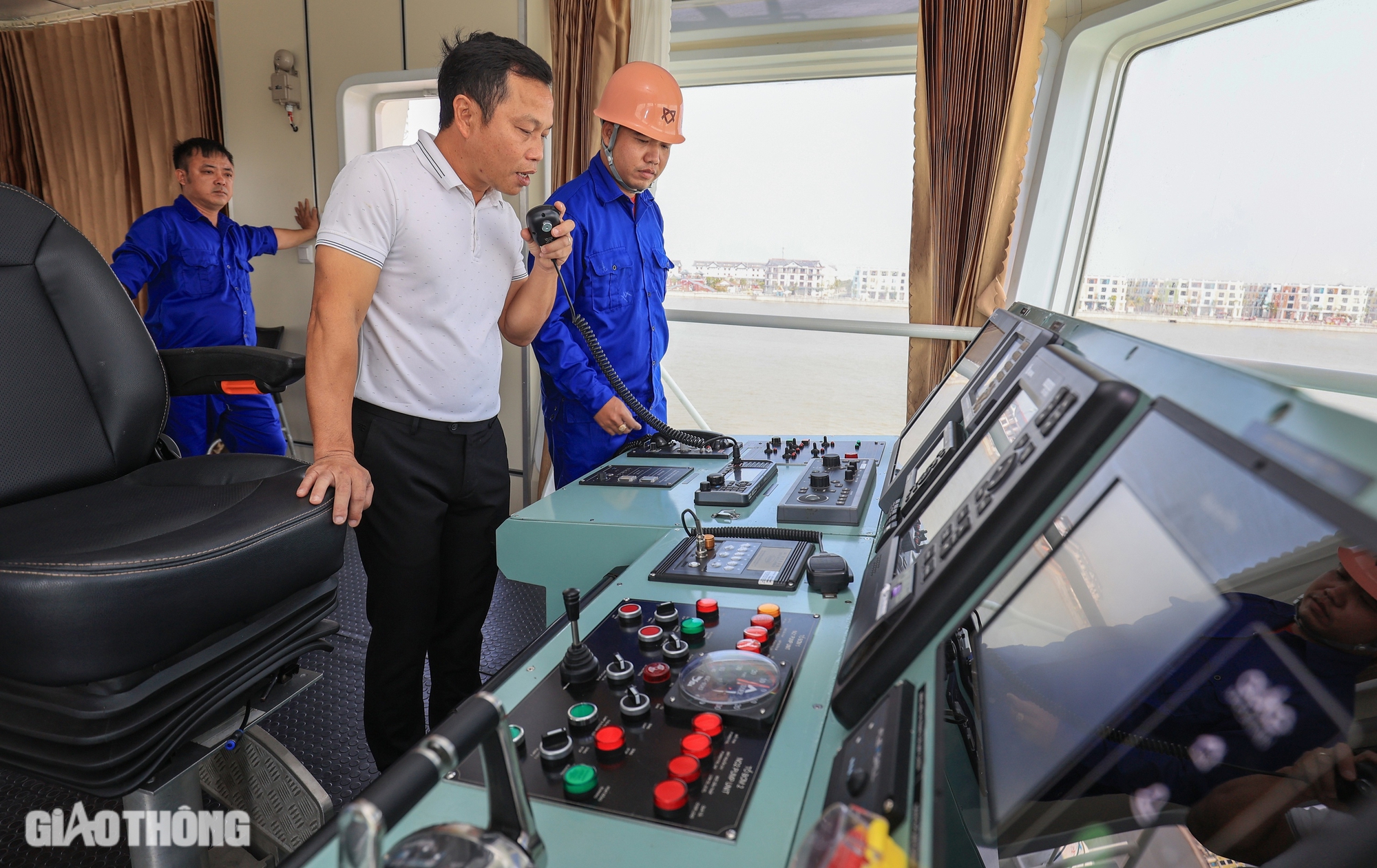 &ldquo;Nội soi&rdquo; t&agrave;u tiếp tế hiện đại nhất miền Bắc- Ảnh 5.