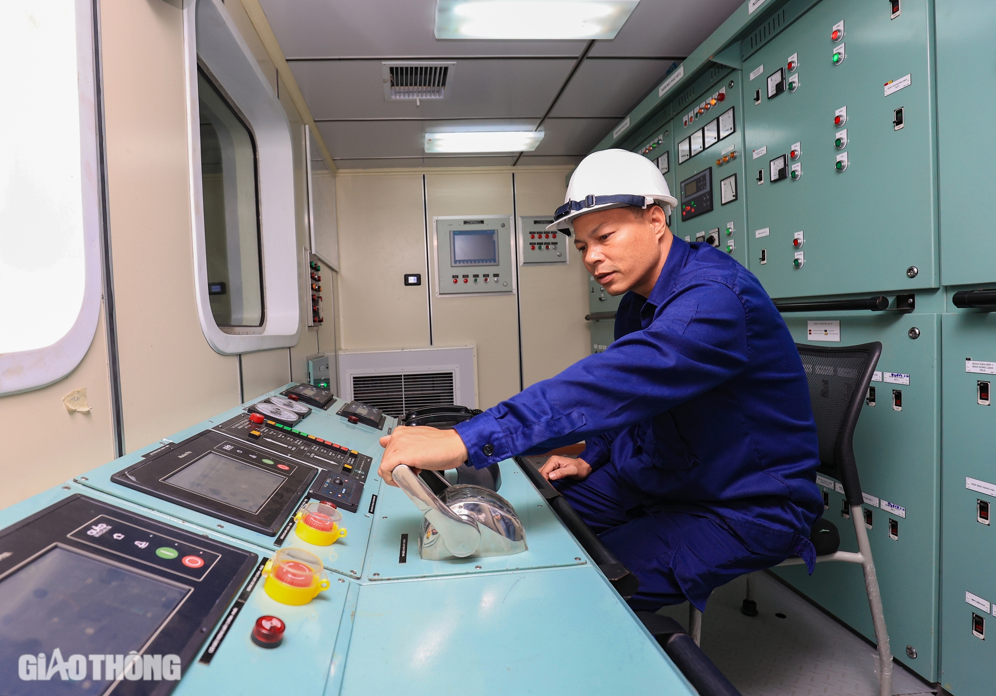 &ldquo;Nội soi&rdquo; t&agrave;u tiếp tế hiện đại nhất miền Bắc- Ảnh 18.