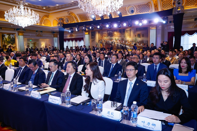 Thủ tướng đề nghị doanh nghiệp đẩy mạnh kết nối kinh tế v&agrave; giao th&ocirc;ng Việt - Trung- Ảnh 2.