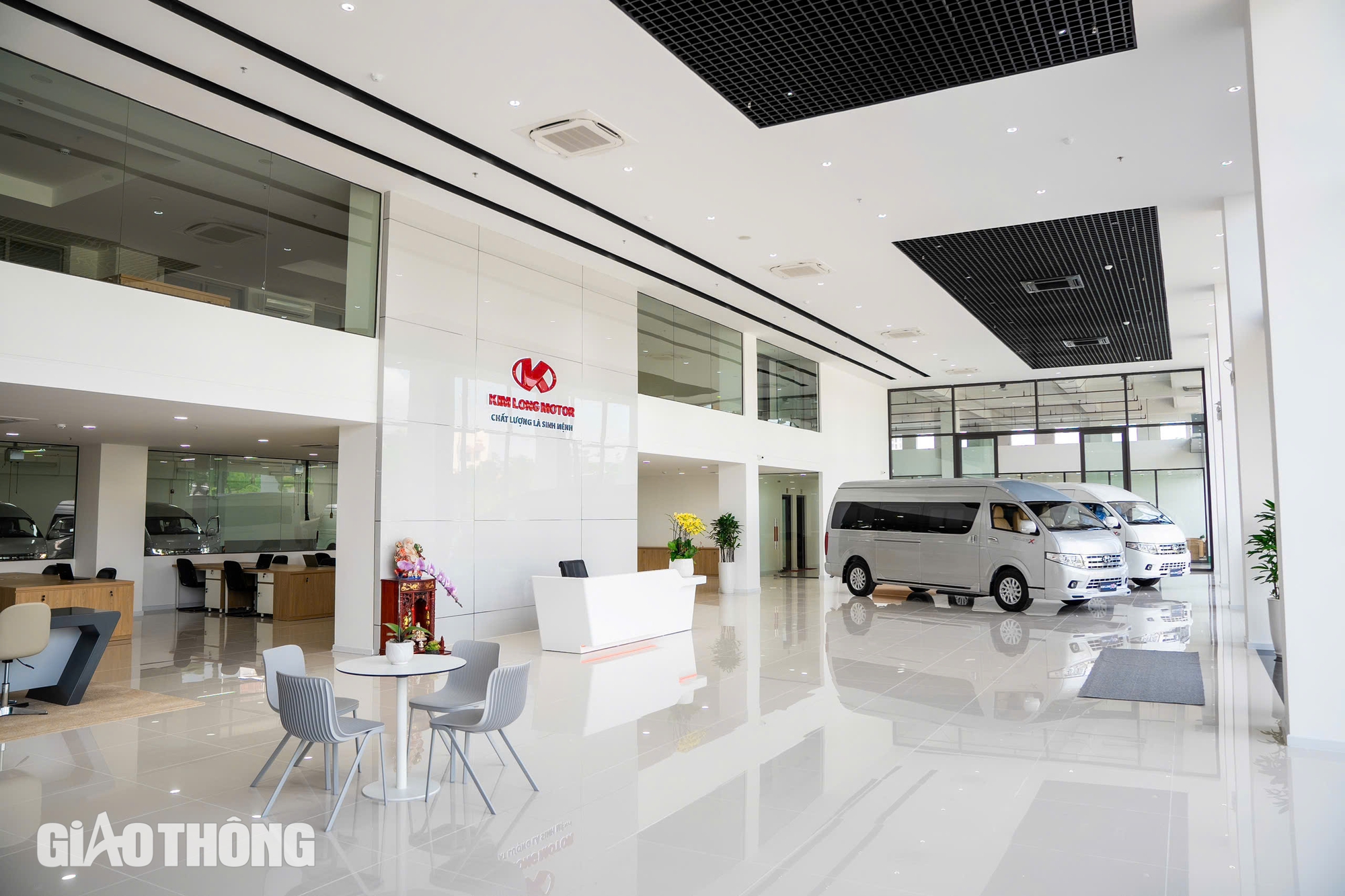 Đ&egrave;o Cả đặt h&agrave;ng xe Kimlong ngay khi thương hiệu n&agrave;y khai trương showroom tại TP.HCM- Ảnh 1.