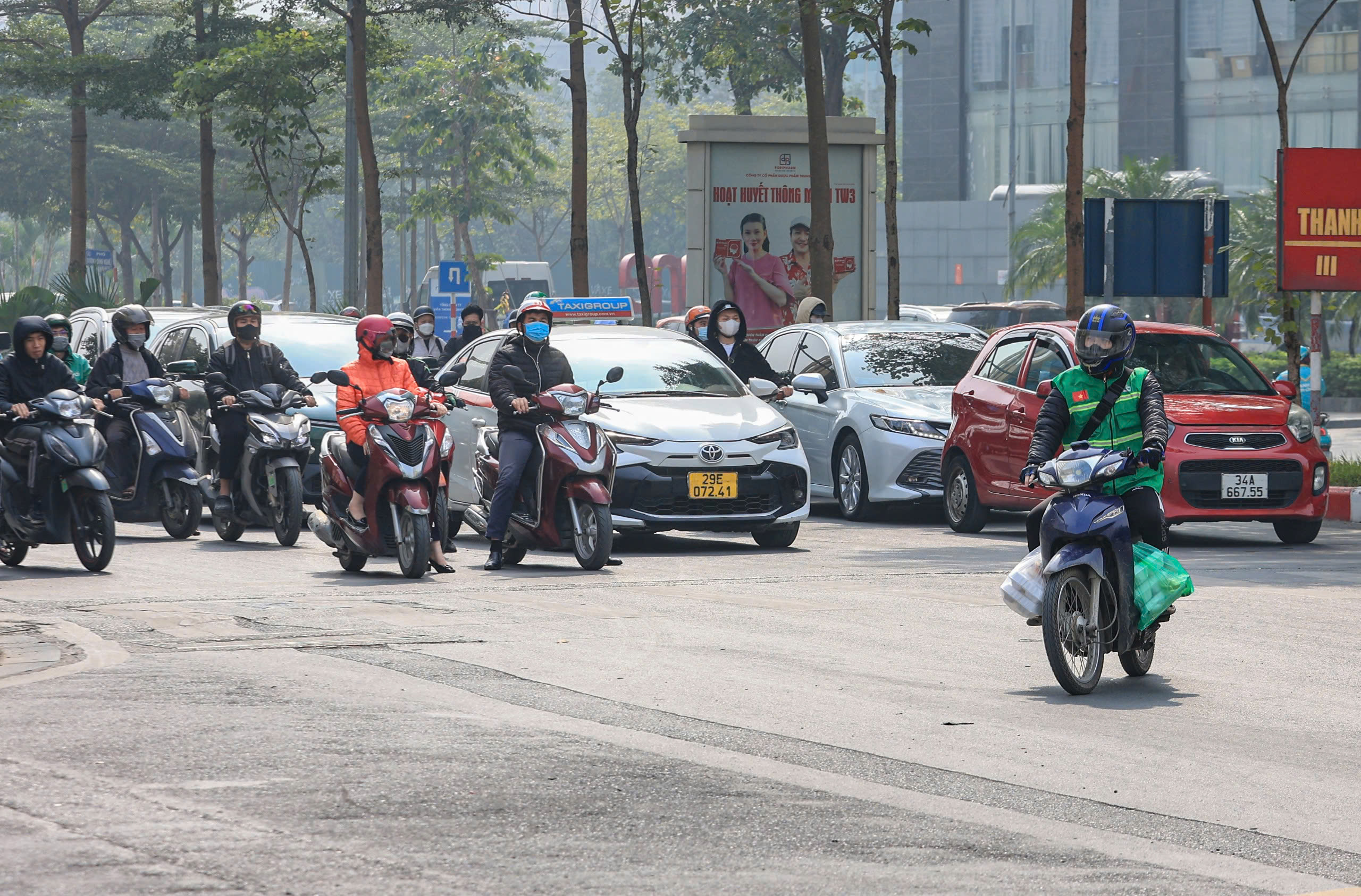 Mu&ocirc;n kiểu vi phạm của xe &ocirc;m c&ocirc;ng nghệ- Ảnh 12.