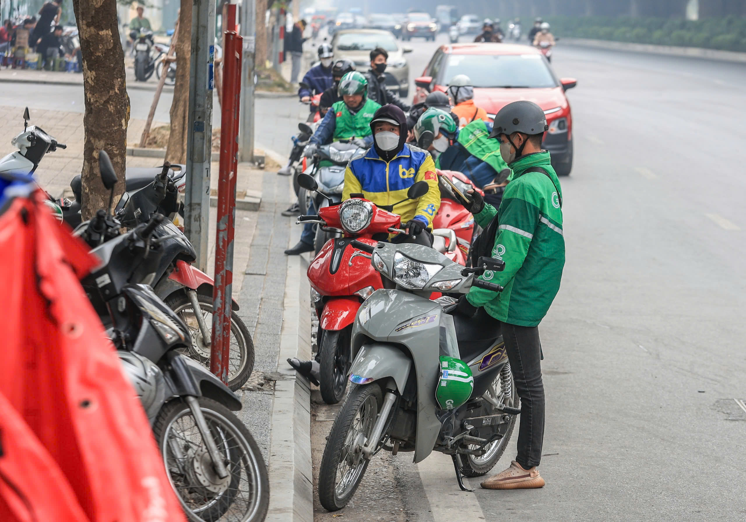 Mu&ocirc;n kiểu vi phạm của xe &ocirc;m c&ocirc;ng nghệ- Ảnh 5.