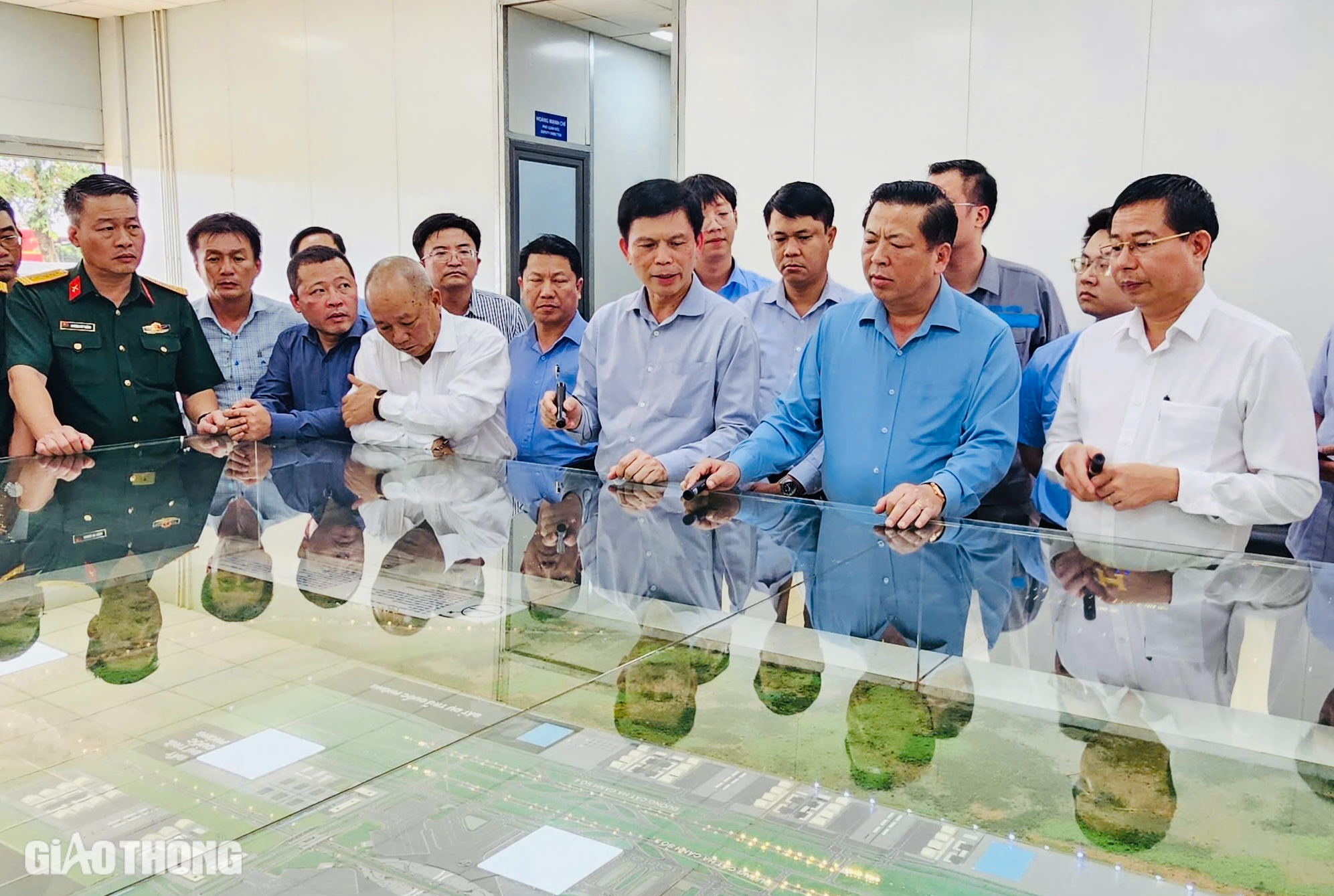 Bộ trưởng GTVT: Dốc to&agrave;n lực để cuối năm 2025 ho&agrave;n th&agrave;nh s&acirc;n bay Long Th&agrave;nh- Ảnh 3.