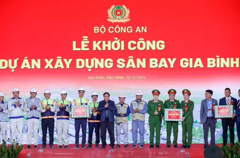 Thủ tướng dự lễ khởi c&ocirc;ng, chốt mốc ho&agrave;n th&agrave;nh dự &aacute;n s&acirc;n bay Gia B&igrave;nh- Ảnh 3.