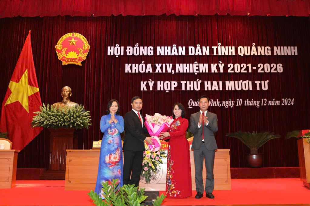 Quảng Ninh c&oacute; t&acirc;n Chủ tịch HĐND, UBND tỉnh- Ảnh 2.