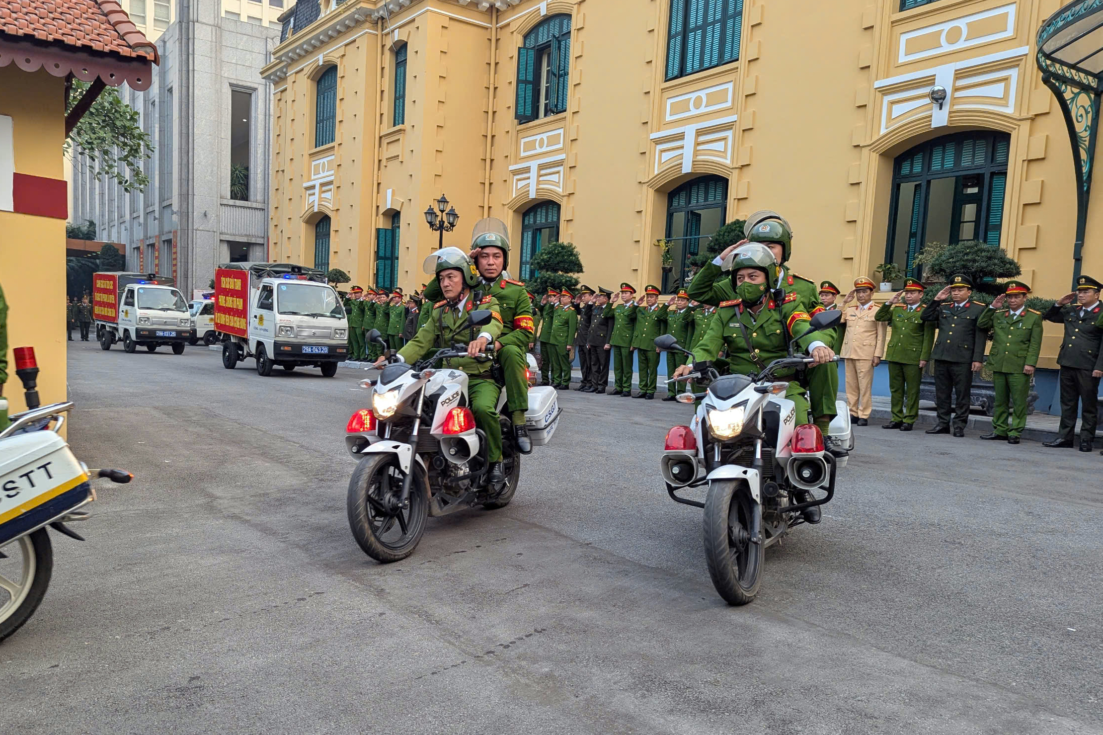54 tổ c&ocirc;ng t&aacute;c 141 mới của H&agrave; Nội trấn &aacute;p tội phạm dịp cao điểm Tết c&oacute; g&igrave; đặc biệt?- Ảnh 1.