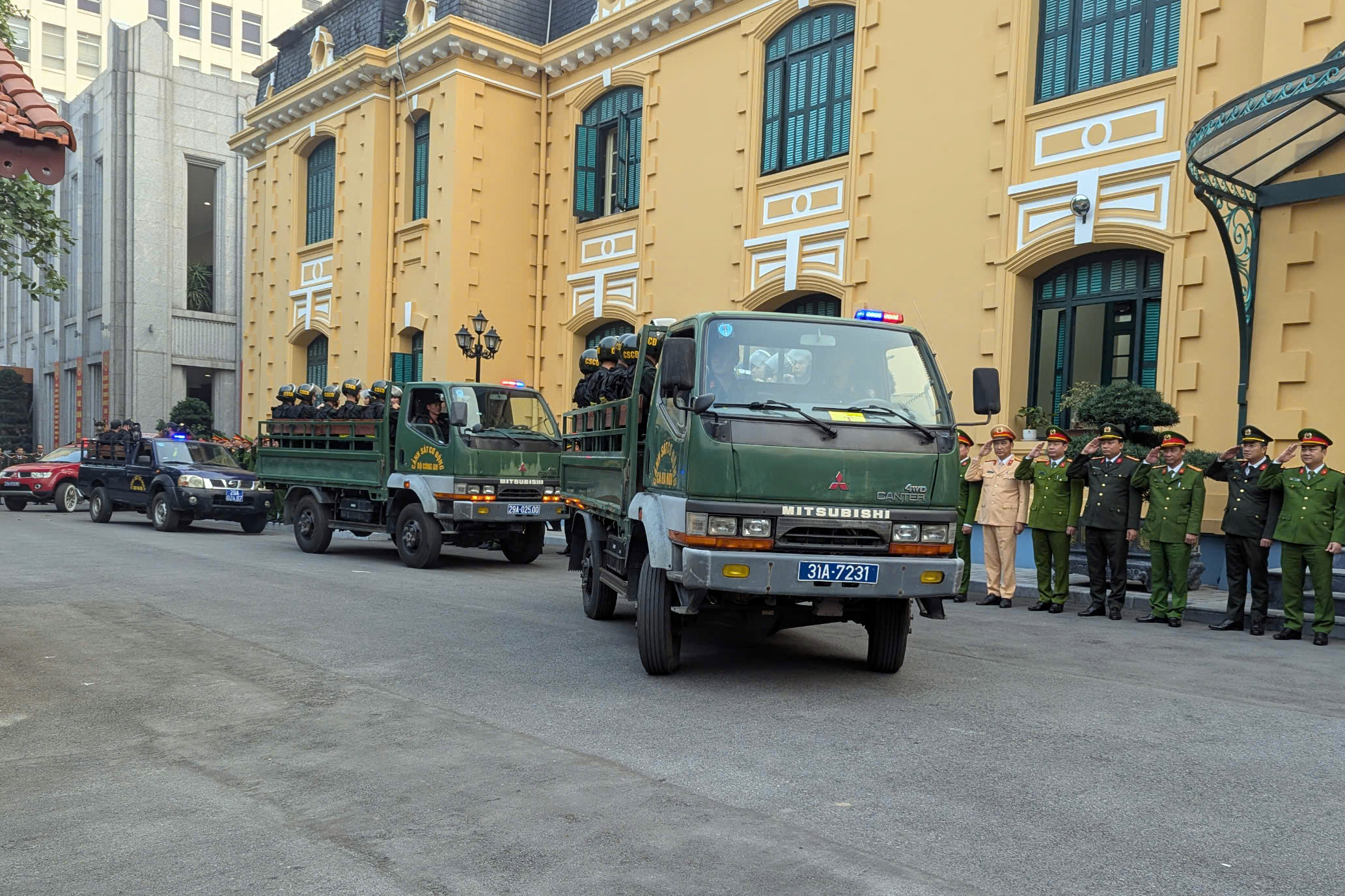 54 tổ c&ocirc;ng t&aacute;c 141 mới của H&agrave; Nội trấn &aacute;p tội phạm dịp cao điểm Tết c&oacute; g&igrave; đặc biệt?- Ảnh 2.