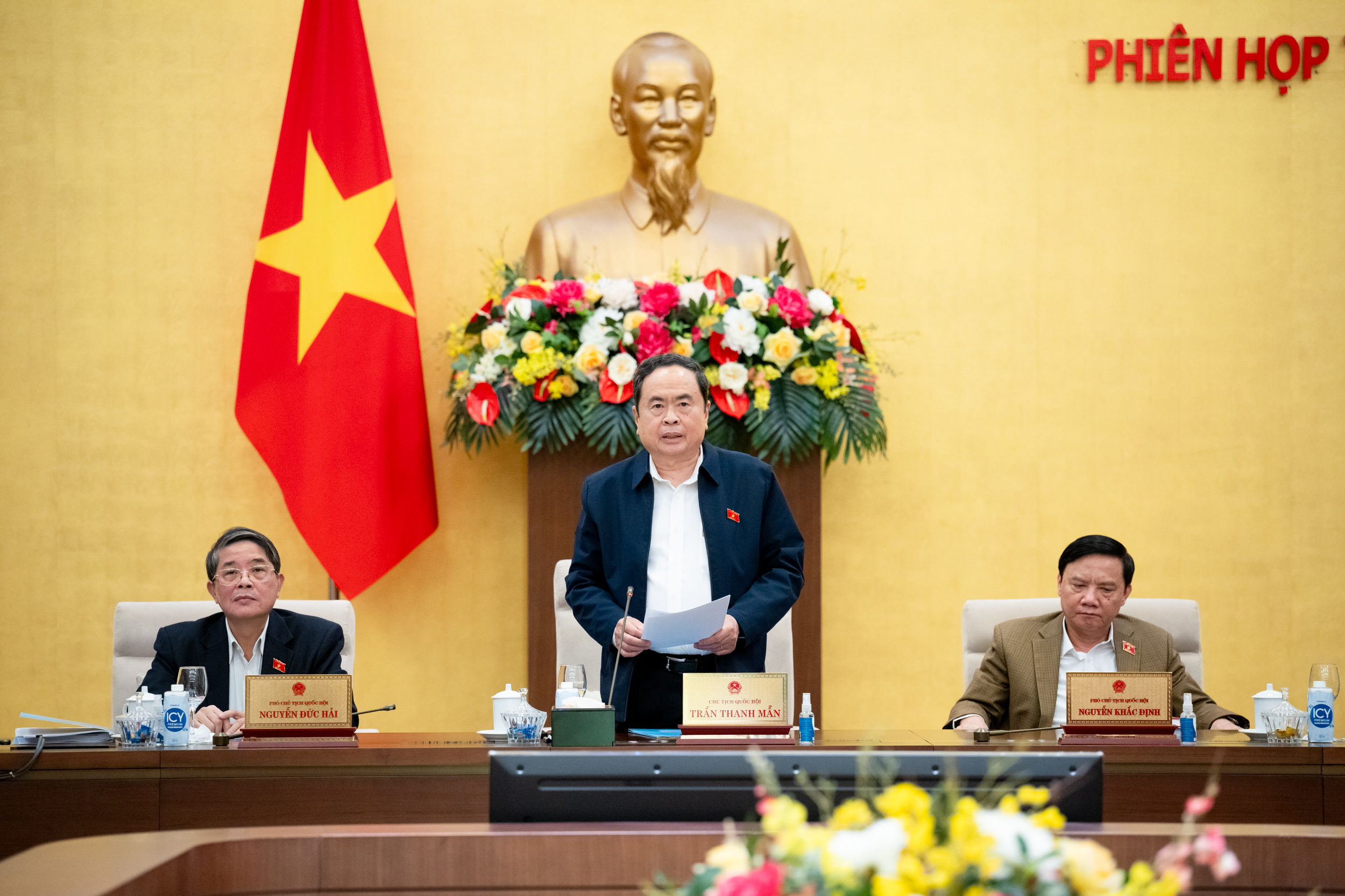 Chủ tịch Quốc hội: Kh&ocirc;ng bu&ocirc;ng xu&ocirc;i, ỷ lại trong qu&aacute; tr&igrave;nh tinh gọn bộ m&aacute;y- Ảnh 1.