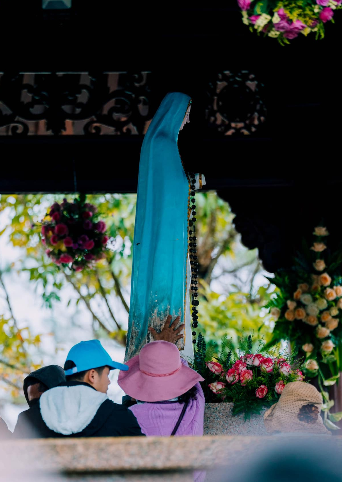 Hàng nghìn du khách đổ về lễ hội Đức Mẹ Măng Đen- Ảnh 3. Hàng nghìn du khách đổ về lễ hội Đức Mẹ Măng Đen- Ảnh 3.