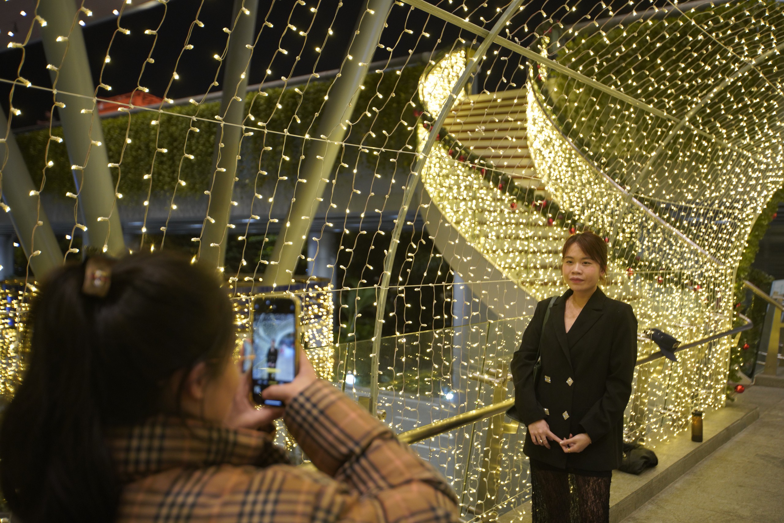 Nh&agrave; ga h&agrave;nh kh&aacute;ch quốc tế Đ&agrave; Nẵng lung linh trước thềm Gi&aacute;ng sinh- Ảnh 6.