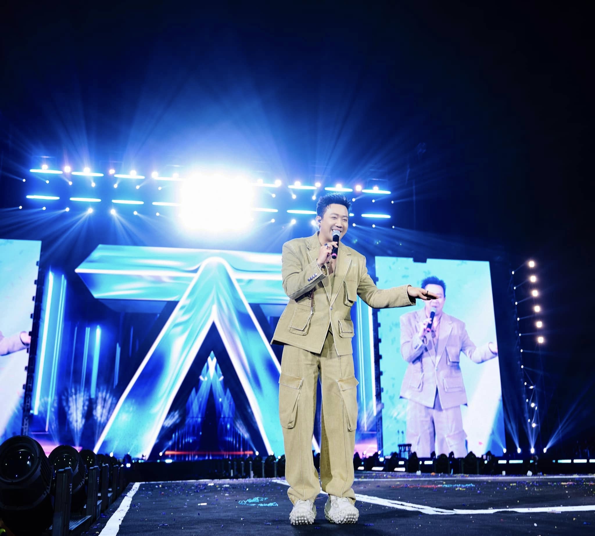 Nh&agrave; nghi&ecirc;n cứu Ng&ocirc; Hương Giang: "Cần c&oacute; chế t&agrave;i để k&eacute;o Trấn Th&agrave;nh về hiện thực"- Ảnh 1.