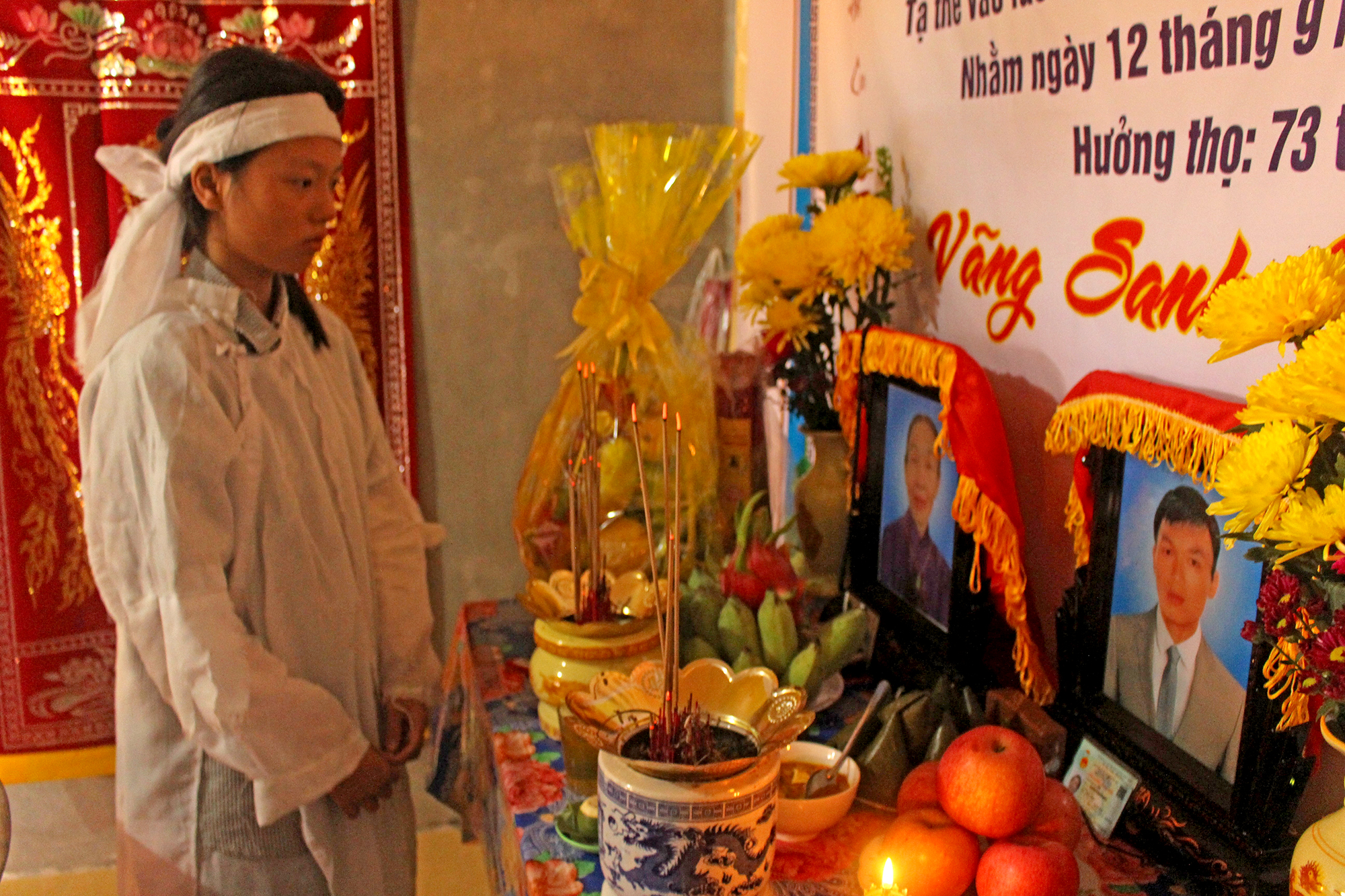 Nỗi đau nữ sinh mất b&agrave; v&agrave; bố chỉ trong 10 ng&agrave;y- Ảnh 1.