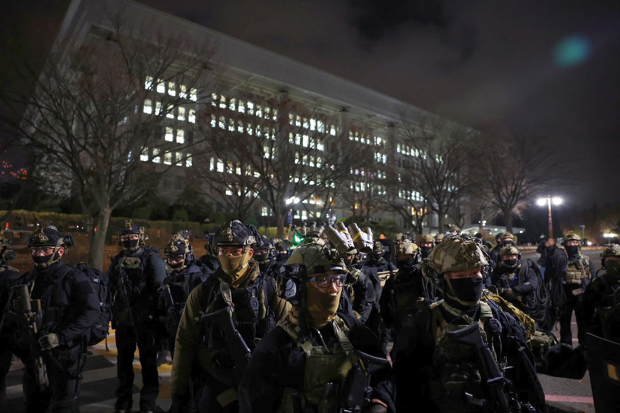 Tư lệnh cảnh s&aacute;t H&agrave;n Quốc tố Tổng thống ra lệnh bao v&acirc;y, bắt giữ nghị sĩ- Ảnh 1.