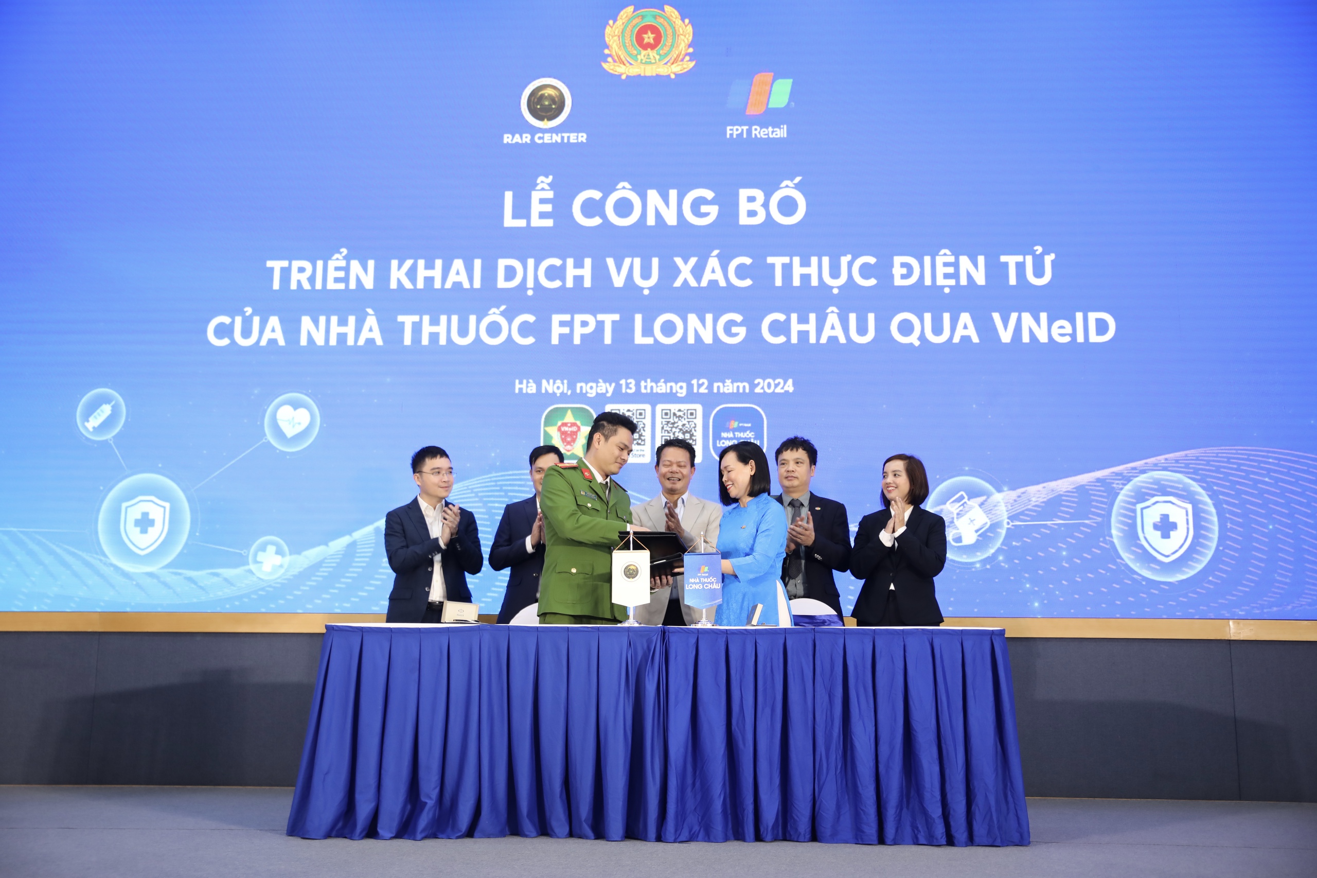 Mua thuốc trực tuyến từ FPT Long Ch&acirc;u qua ứng dụng VNeID- Ảnh 1.