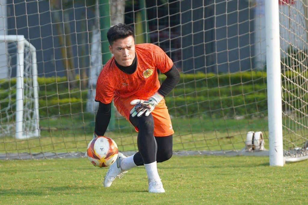 &ldquo;Người h&ugrave;ng Thường Ch&acirc;u&rdquo; bất ngờ gia nhập đội b&oacute;ng b&eacute;t bảng V-League- Ảnh 1.