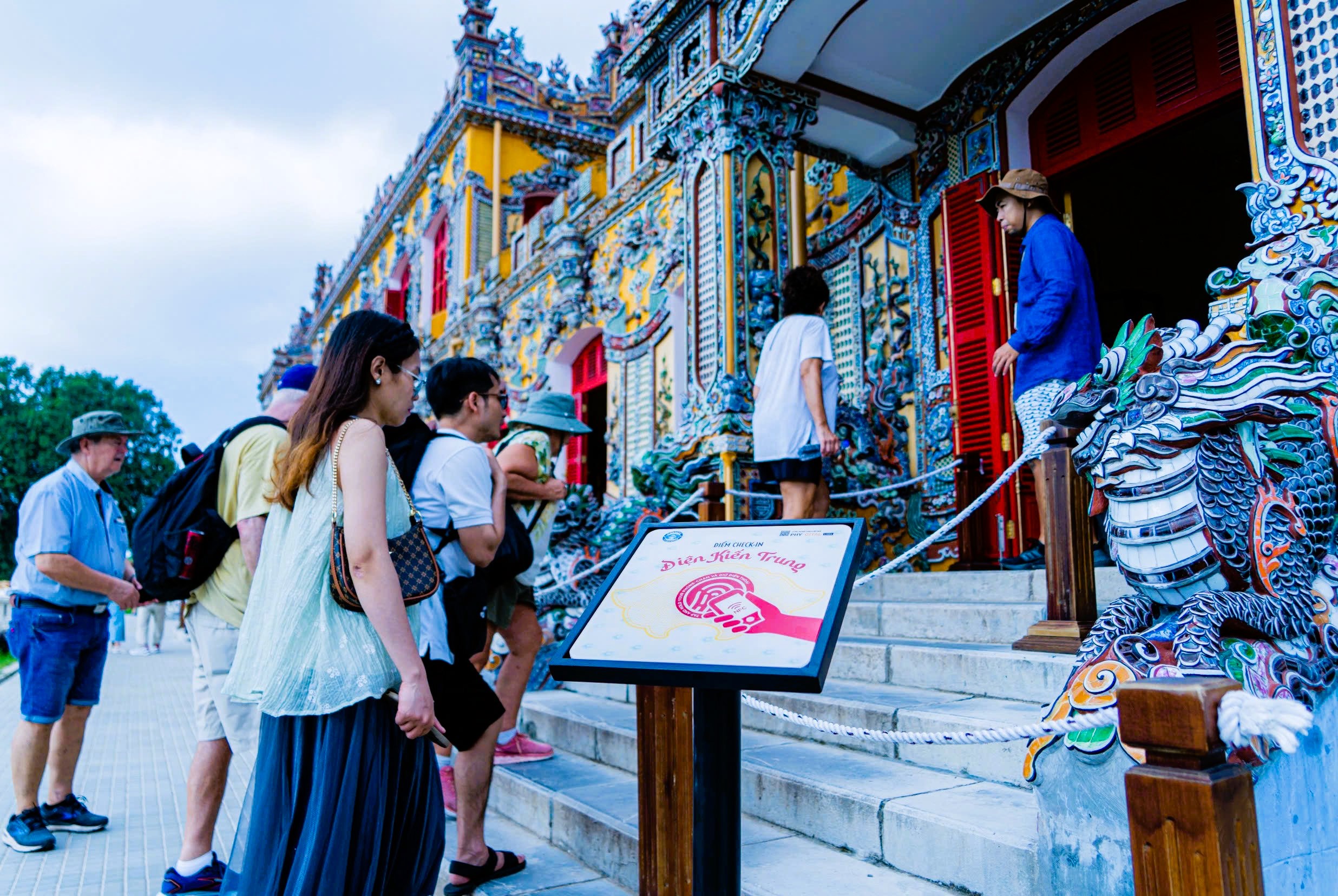 Khám phá ngôi điện chỉ còn nền móng được phục hồi thành điểm đến thu hút du khách ở Huế- Ảnh 12. Khám phá ngôi điện chỉ còn nền móng được phục hồi thành điểm đến thu hút du khách ở Huế- Ảnh 12.