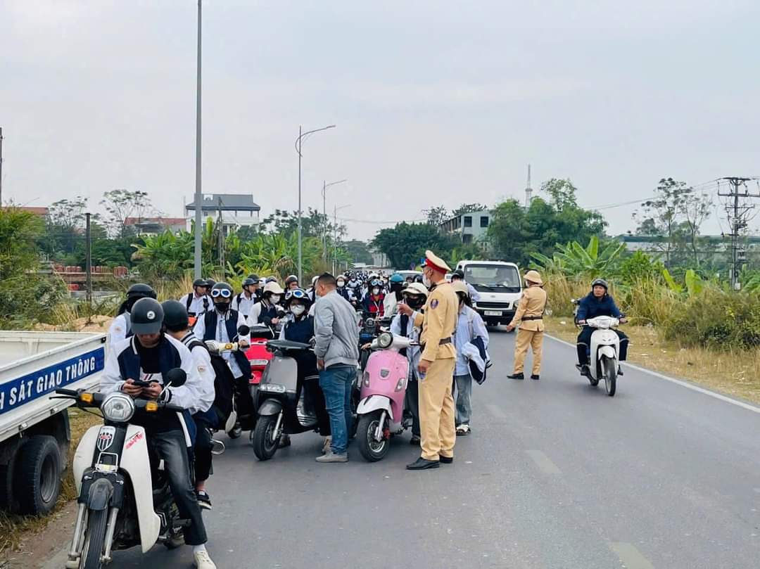 Vĩnh Ph&uacute;c: Triển khai c&aacute;c biện ph&aacute;p đảm bảo TTATGT trong lứa tuổi học sinh- Ảnh 1.