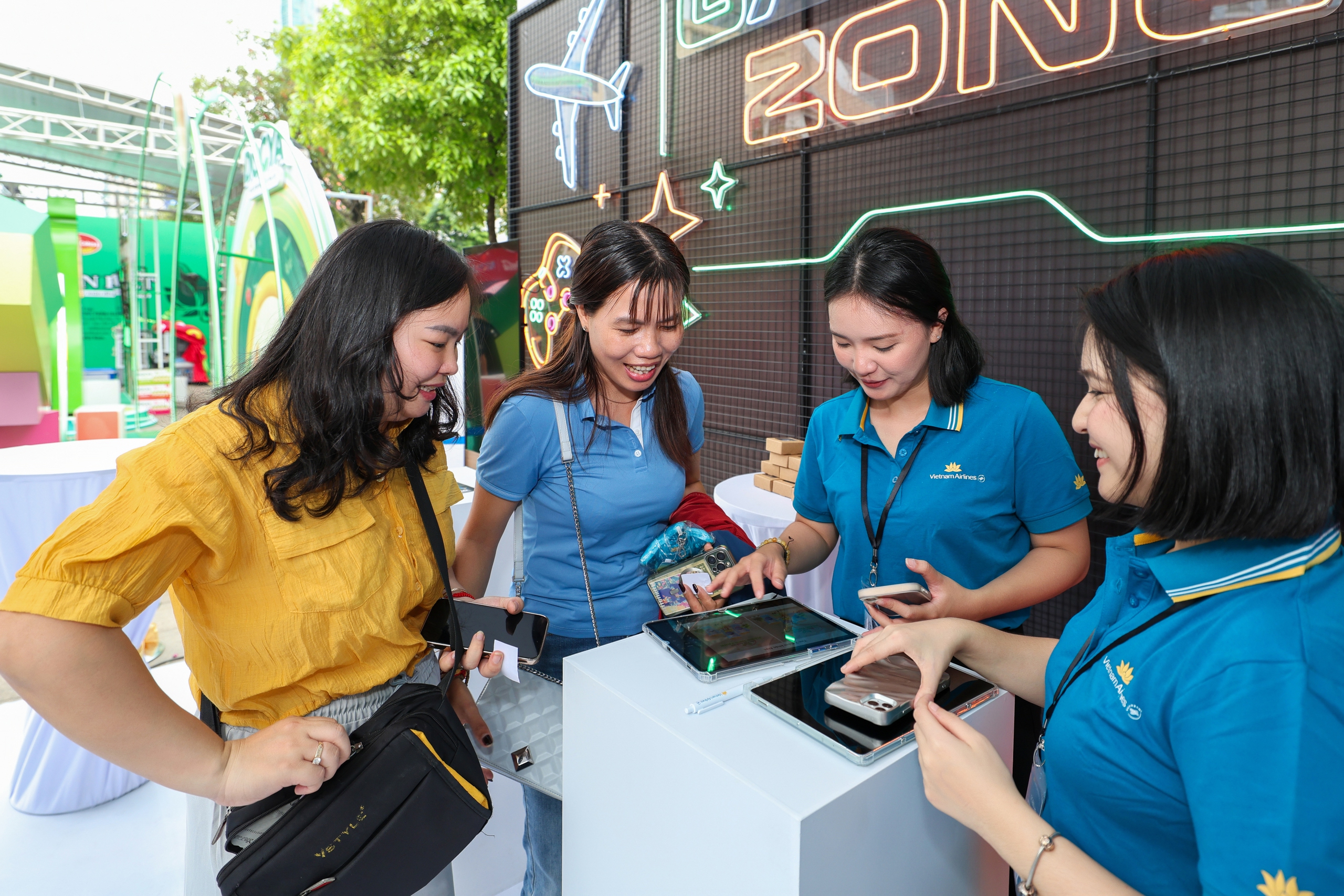 Vietnam Airlines Festa thu h&uacute;t h&agrave;ng ngh&igrave;n kh&aacute;ch tham quan- Ảnh 1.