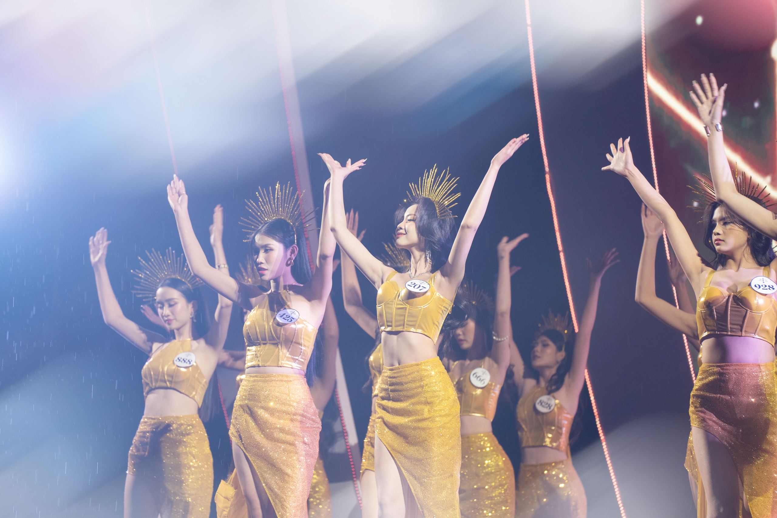 Dương Trà Giang đăng quang Hoa hậu Sinh viên Việt Nam 2024, nhận phần thưởng gần 12 tỷ- Ảnh 4. Dương Trà Giang đăng quang Hoa hậu Sinh viên Việt Nam 2024, nhận phần thưởng gần 12 tỷ- Ảnh 4.