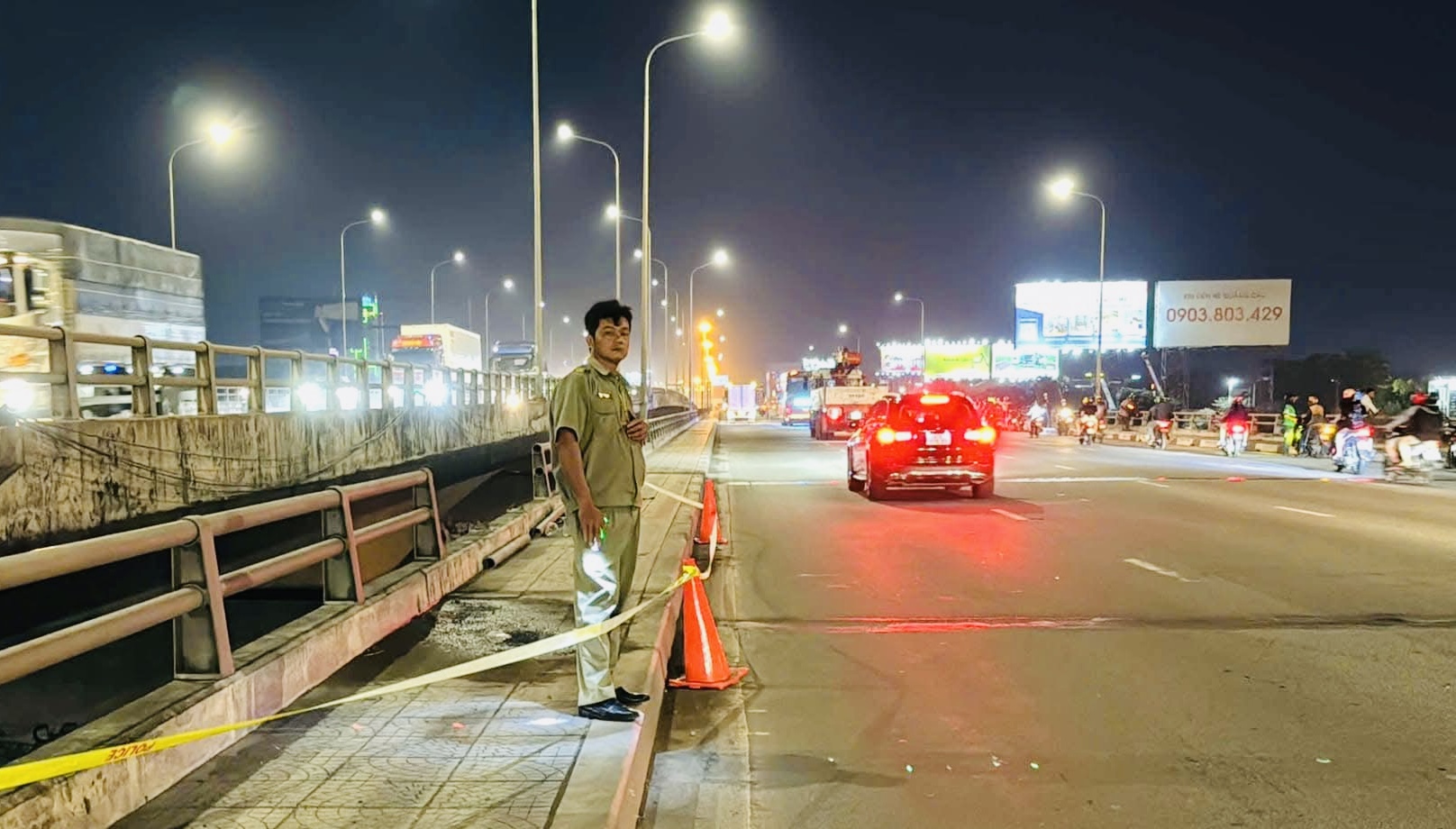 Th&ocirc;ng tin mới vụ &ocirc; t&ocirc; t&ocirc;ng sập lan can lao xuống s&ocirc;ng Đồng Nai- Ảnh 1.