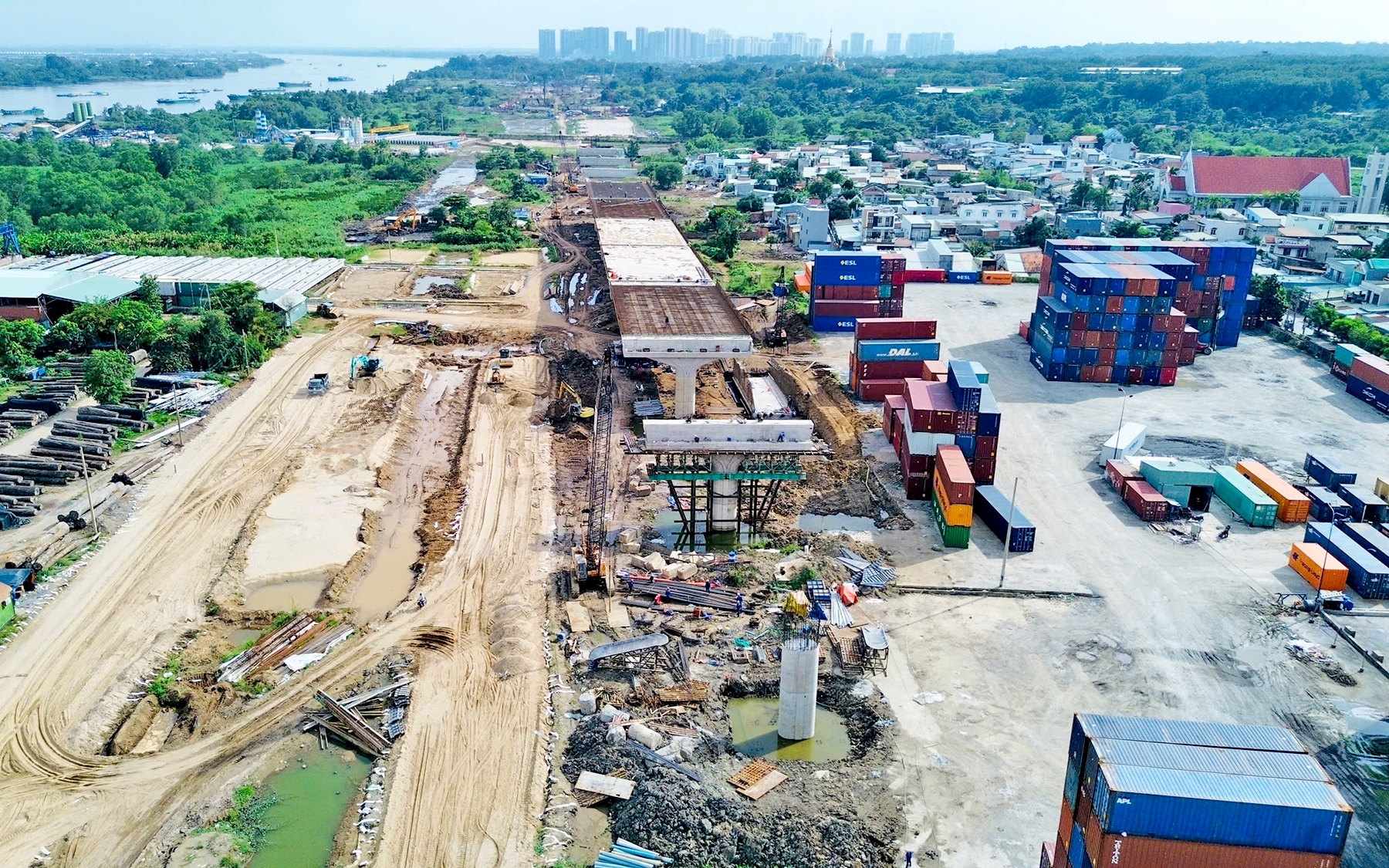 Tăng tốc thi công nút giao phức tạp nhất dự án Vành đai 3 TP.HCM- Ảnh 12. TP.HCM: Nhà thầu tuyến Vành đai 3 vừa làm vừa ngóng mặt bằng