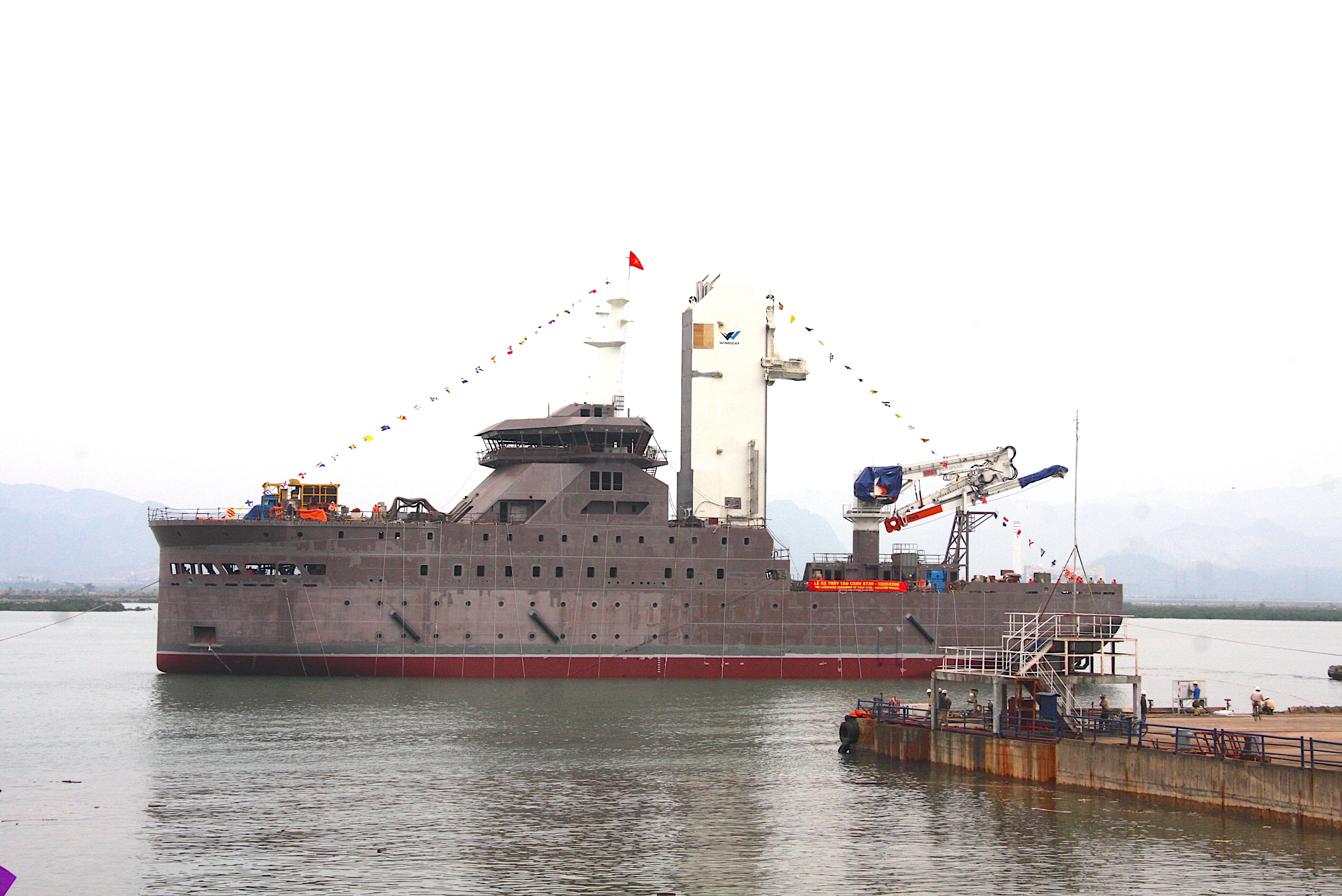 Hạ thủy t&agrave;u dịch vụ điện gi&oacute; hiện đại bậc nhất do doanh nghiệp Việt sản xuất- Ảnh 3.