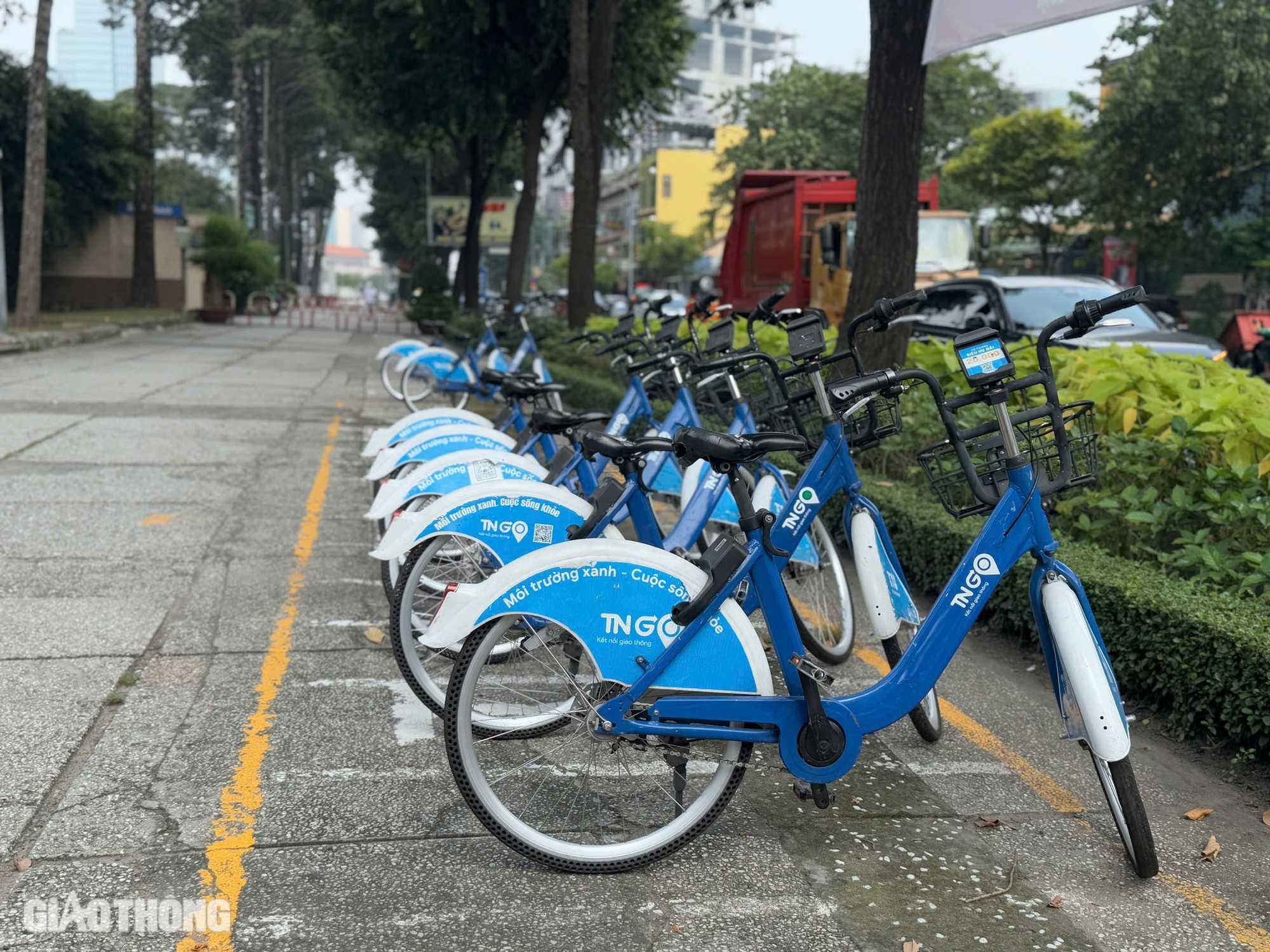 Hướng dẫn chi tiết nơi gửi xe, mua v&eacute;, tuyến bu&yacute;t kết nối metro số 1 thuận tiện nhất- Ảnh 6.