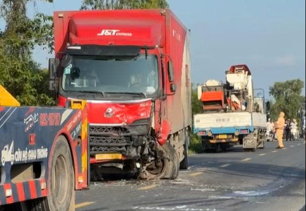Th&ecirc;m nạn nh&acirc;n tử vong vụ &ocirc; t&ocirc; 7 chỗ t&ocirc;ng xe tải tr&ecirc;n quốc lộ N2 qua Long An- Ảnh 2.