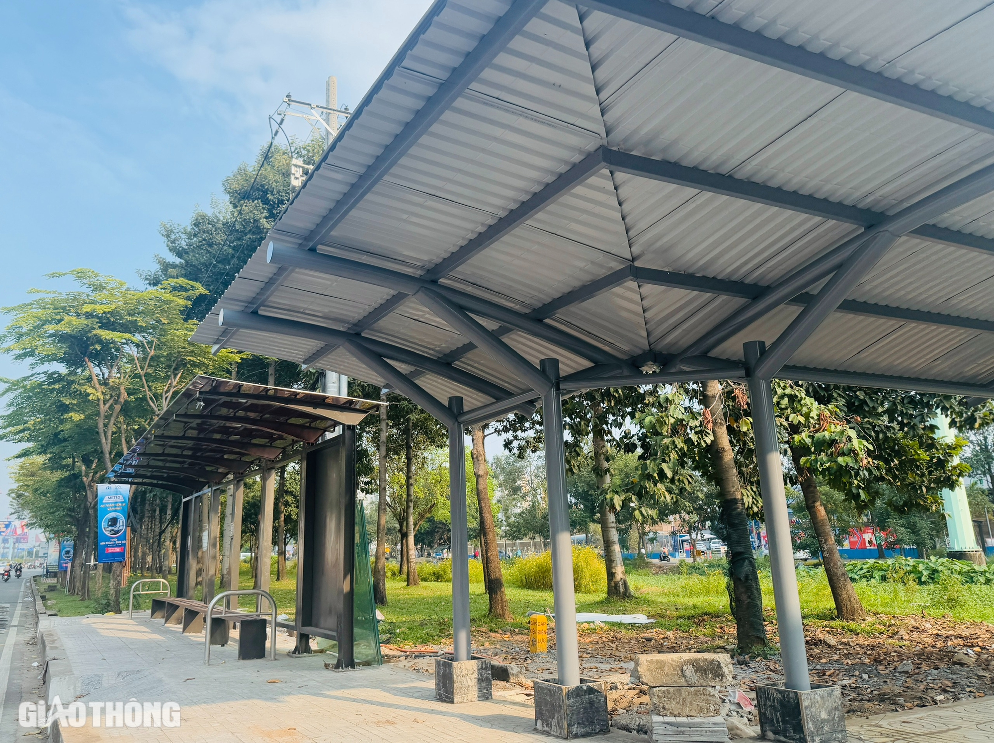 Hướng dẫn chi tiết nơi gửi xe, mua v&eacute;, tuyến bu&yacute;t kết nối metro số 1 thuận tiện nhất- Ảnh 5.