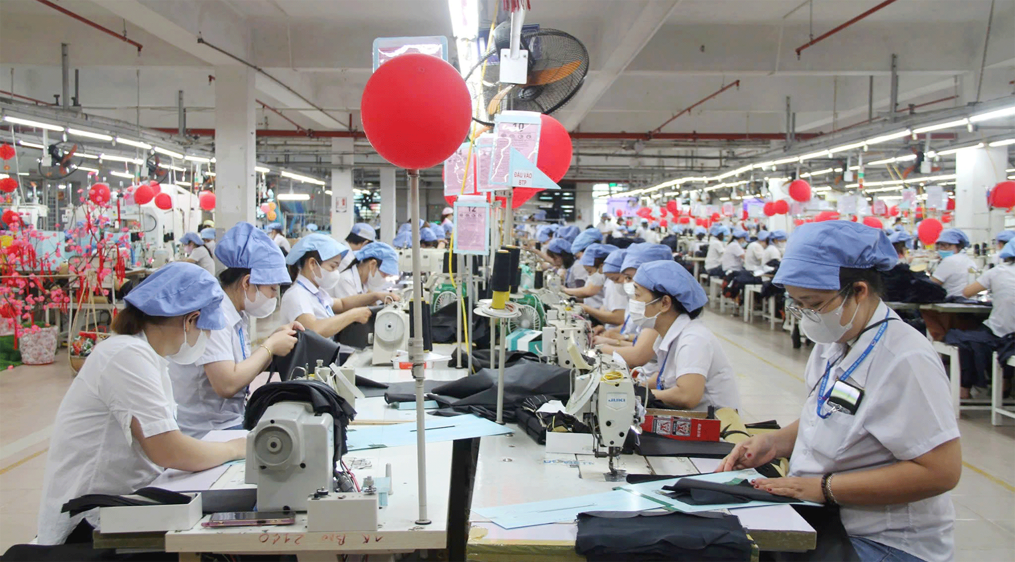 Thưởng Tết năm nay bao nhiêu?- Ảnh 1. Thưởng Tết năm nay bao nhiêu?- Ảnh 1.