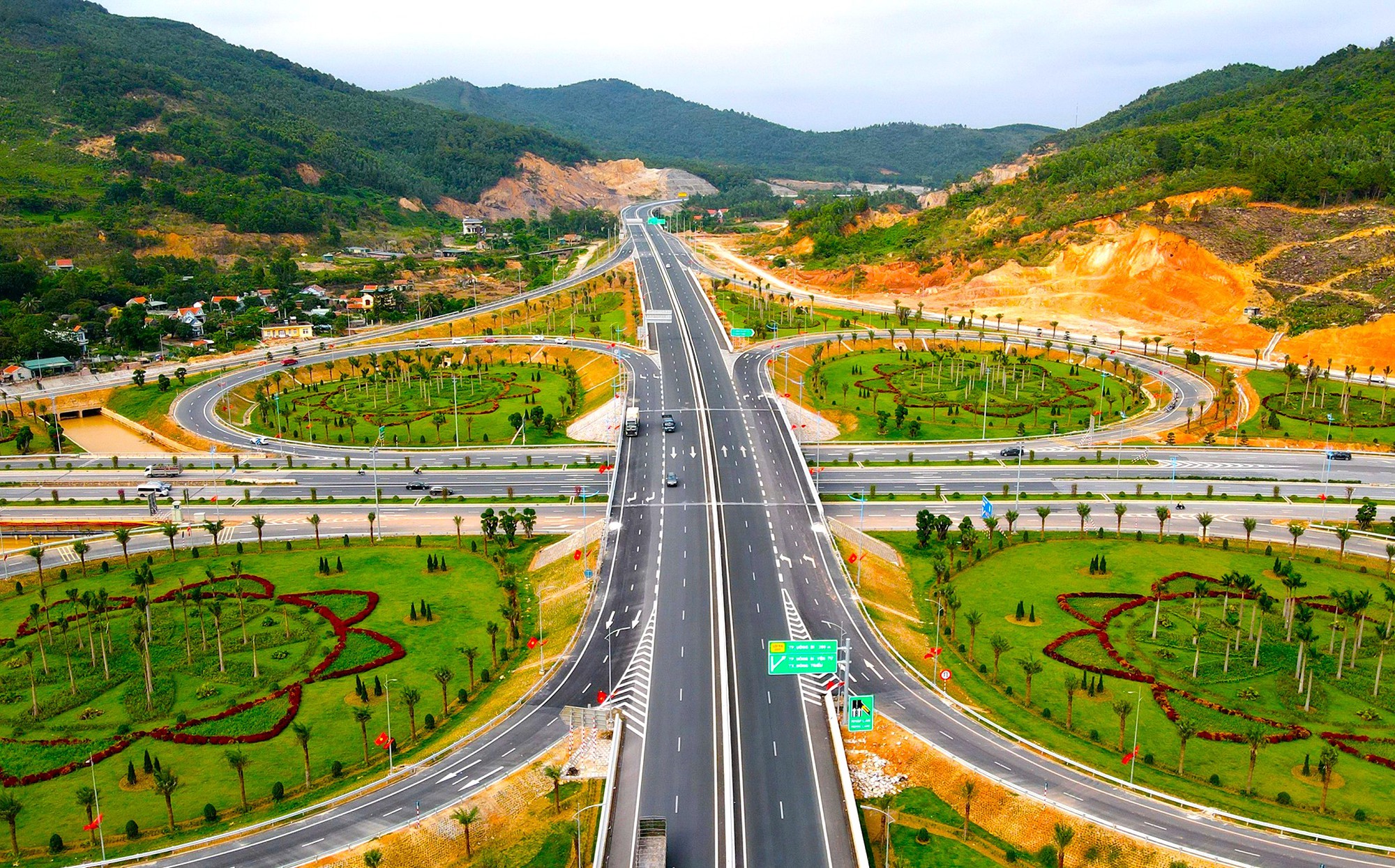 B&aacute;o c&aacute;o Ch&iacute;nh phủ đầu tư 3 nh&oacute;m c&ocirc;ng tr&igrave;nh kết nối với cao tốc- Ảnh 1.