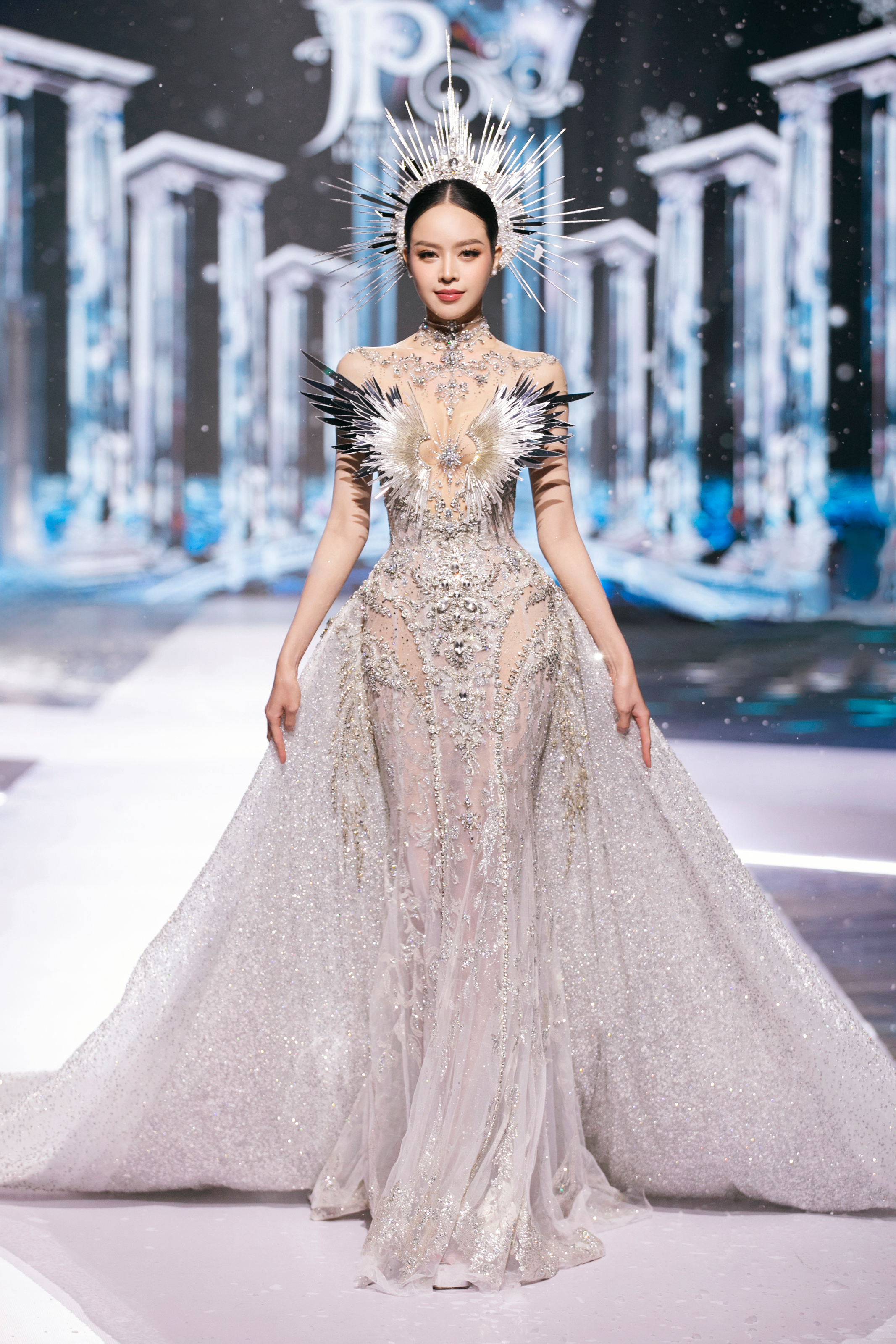 Hoa hậu Bảo Ngọc, Thanh Thuỷ, Trúc Diễm và Ý Nhi làm vedette ở VBFF lần thứ 10- Ảnh 29. Hoa hậu Bảo Ngọc, Thanh Thuỷ, Trúc Diễm và Ý Nhi làm vedette ở VBFF lần thứ 10- Ảnh 29.