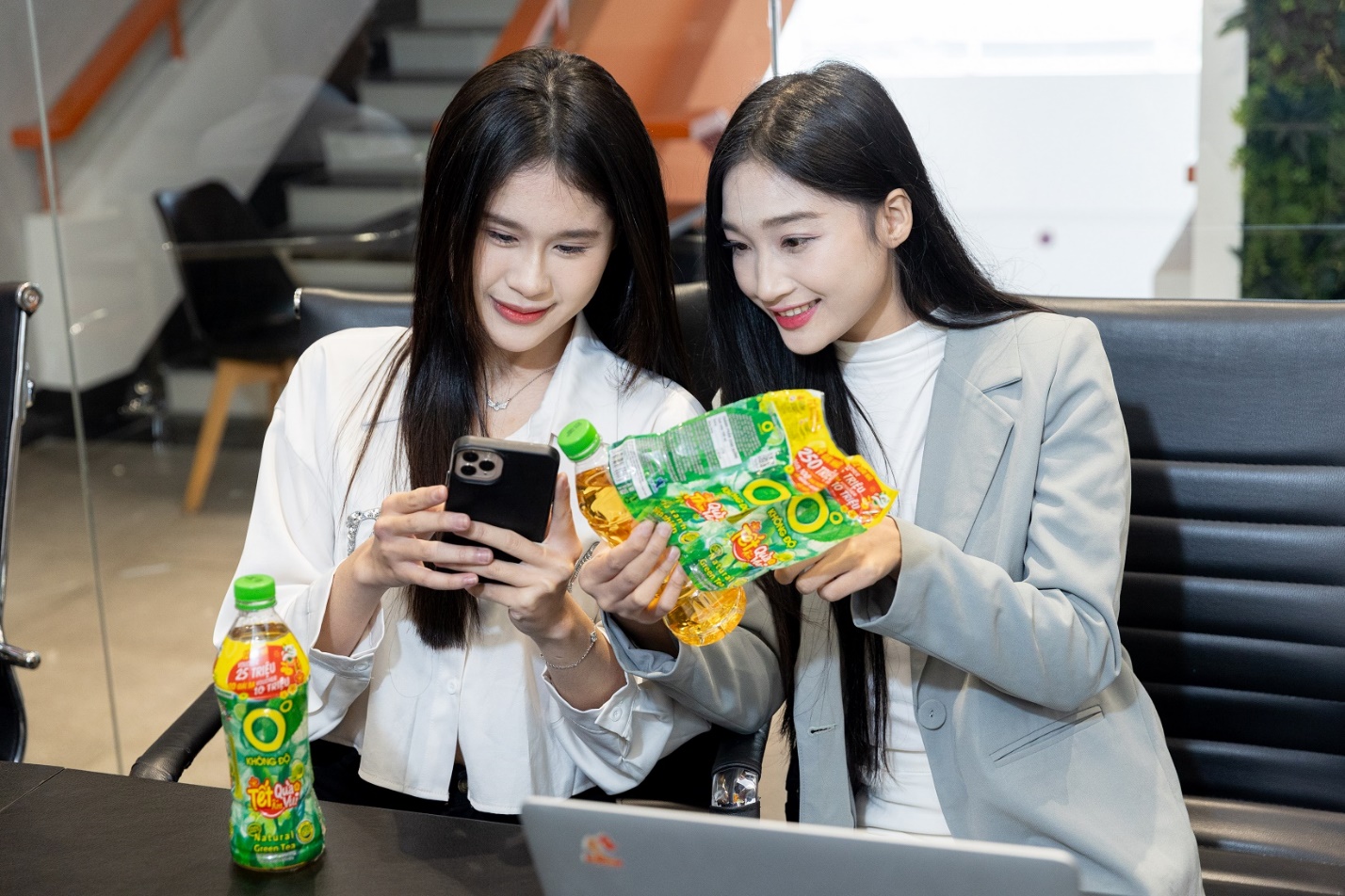 Uống tr&agrave; xanh Kh&ocirc;ng độ: Giảm stress ng&agrave;y cuối năm, dễ tr&uacute;ng c&aacute;c giải thưởng gi&aacute; trị- Ảnh 4.