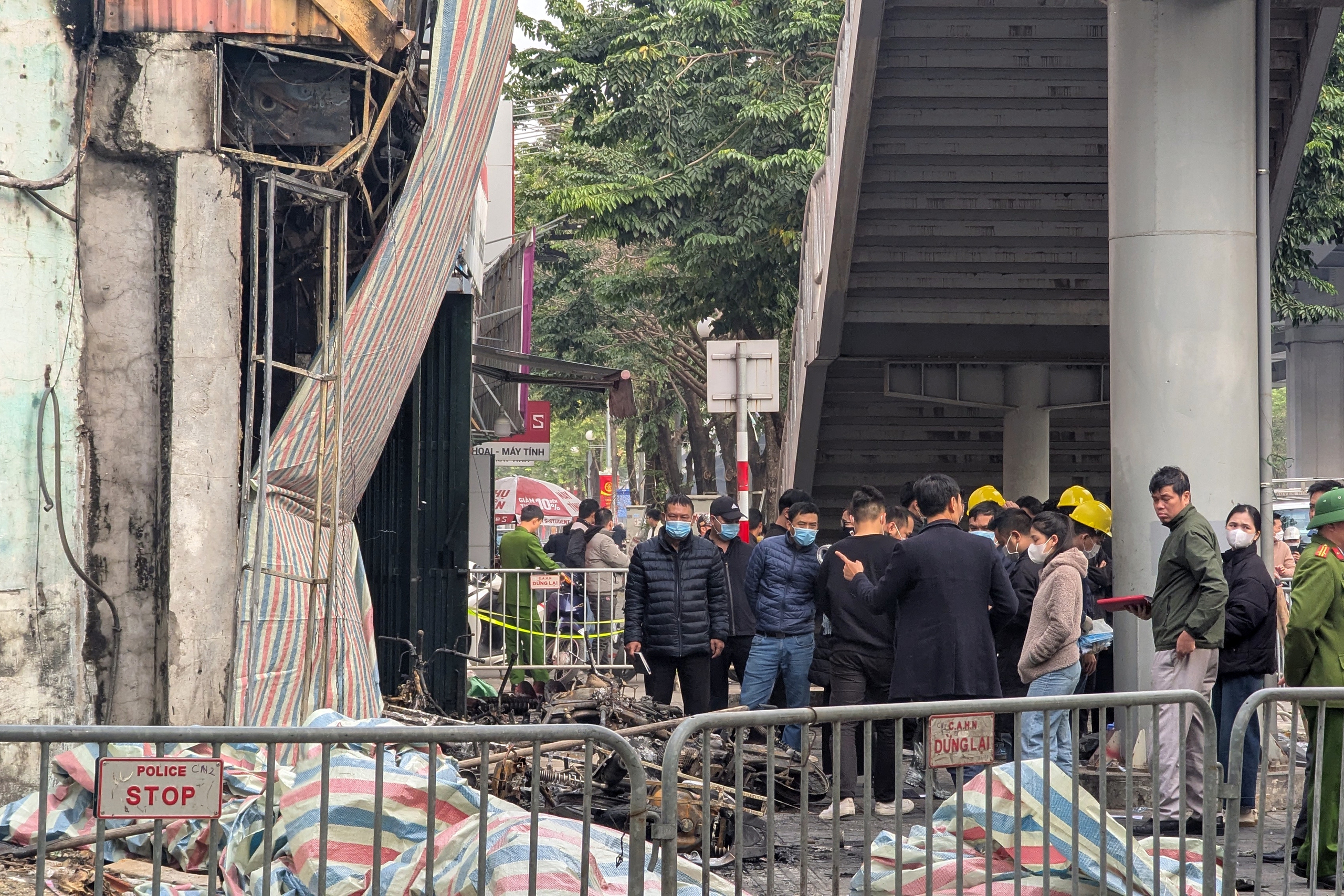 Cận cảnh qu&aacute;n c&agrave; ph&ecirc; bị ph&oacute;ng hỏa khiến 11 người tử vong chỉ c&oacute; 1 cửa ra v&agrave;o- Ảnh 9.