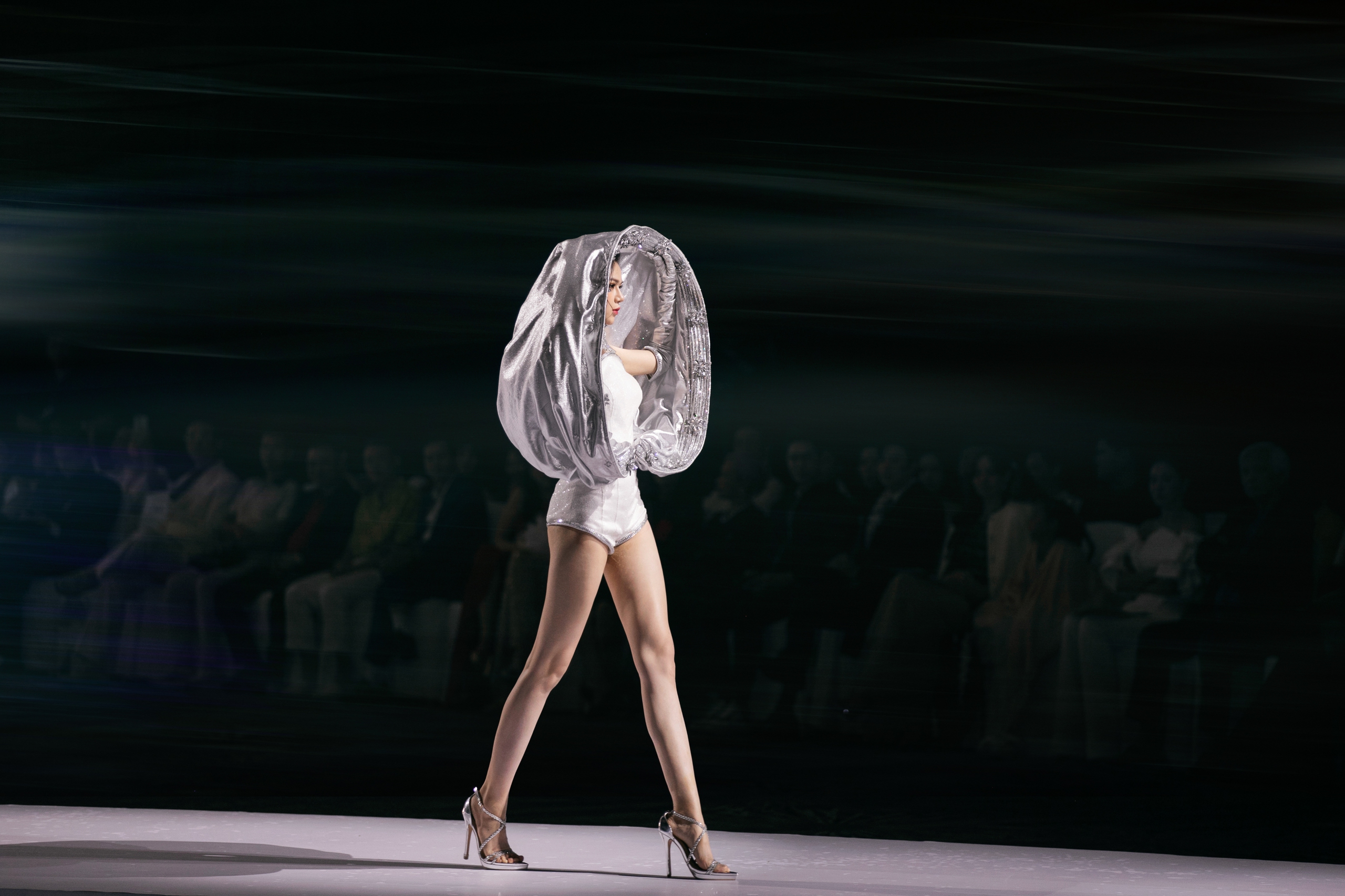 Hoa hậu Bảo Ngọc, Thanh Thuỷ, Trúc Diễm và Ý Nhi làm vedette ở VBFF lần thứ 10- Ảnh 23. Hoa hậu Bảo Ngọc, Thanh Thuỷ, Trúc Diễm và Ý Nhi làm vedette ở VBFF lần thứ 10- Ảnh 23.