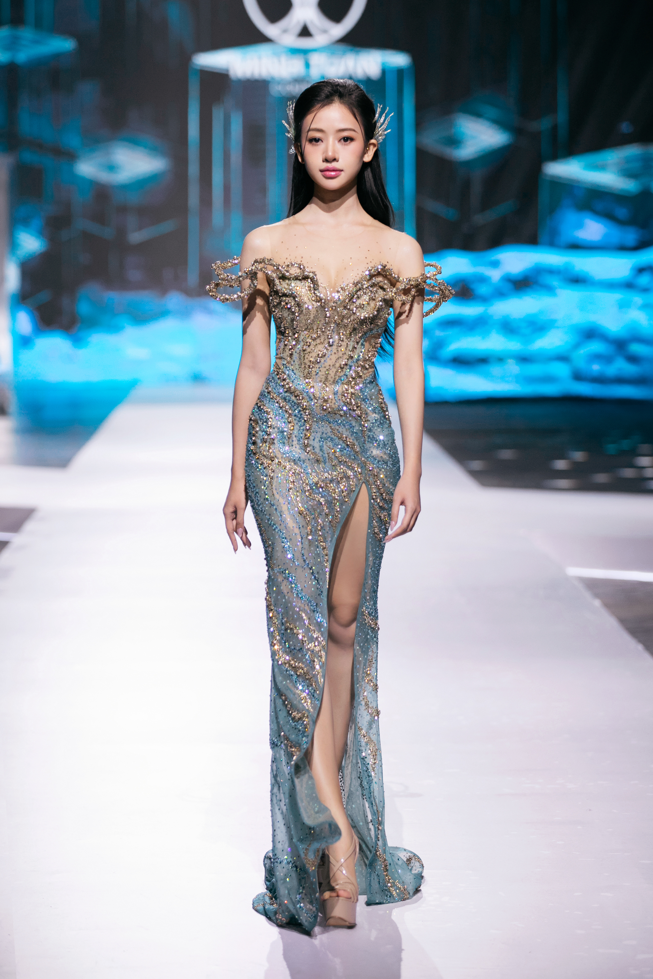 Hoa hậu Bảo Ngọc, Thanh Thuỷ, Trúc Diễm và Ý Nhi làm vedette ở VBFF lần thứ 10- Ảnh 15. Hoa hậu Bảo Ngọc, Thanh Thuỷ, Trúc Diễm và Ý Nhi làm vedette ở VBFF lần thứ 10- Ảnh 15.