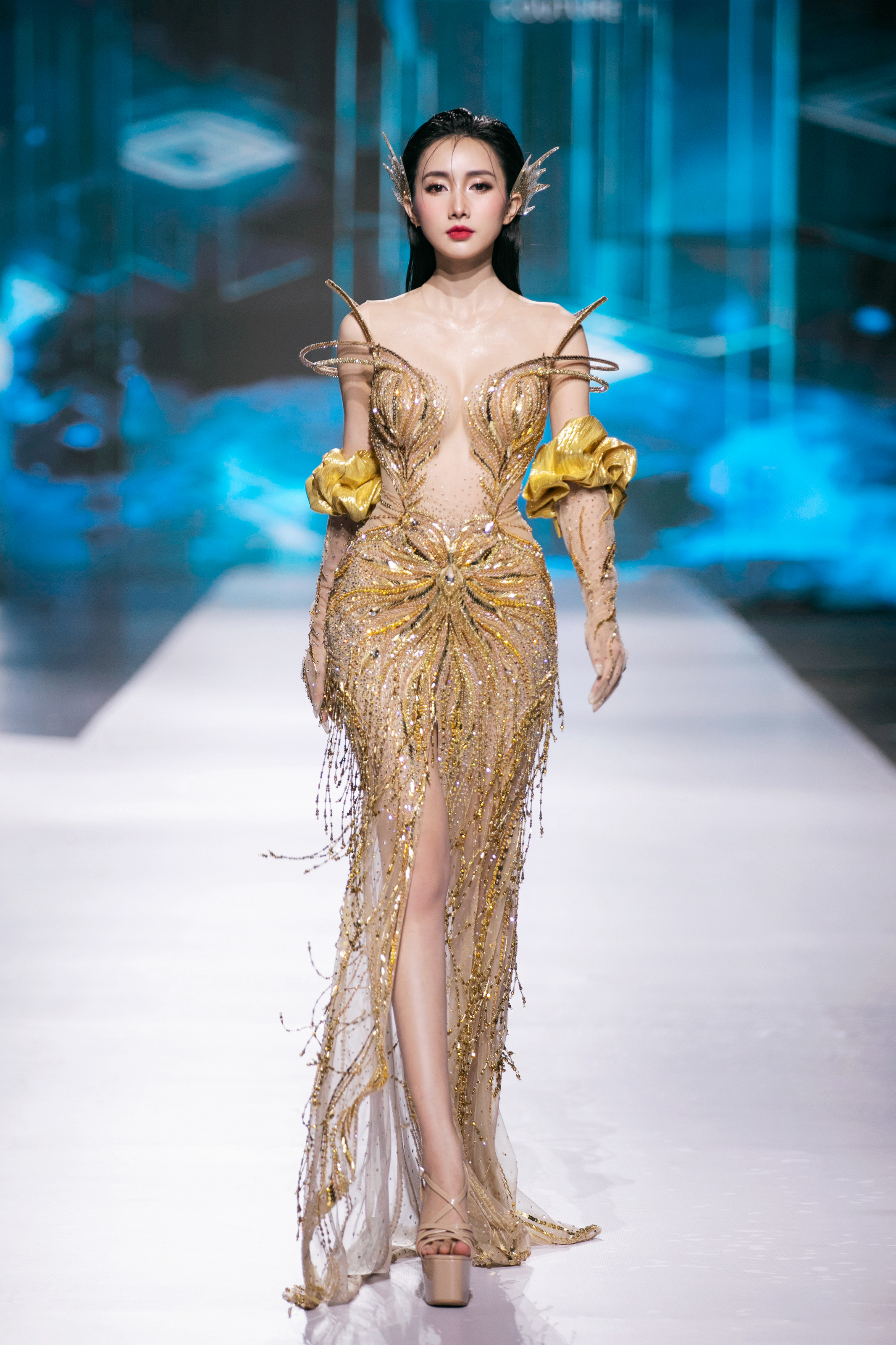 Hoa hậu Bảo Ngọc, Thanh Thuỷ, Trúc Diễm và Ý Nhi làm vedette ở VBFF lần thứ 10- Ảnh 13. Hoa hậu Bảo Ngọc, Thanh Thuỷ, Trúc Diễm và Ý Nhi làm vedette ở VBFF lần thứ 10- Ảnh 13.