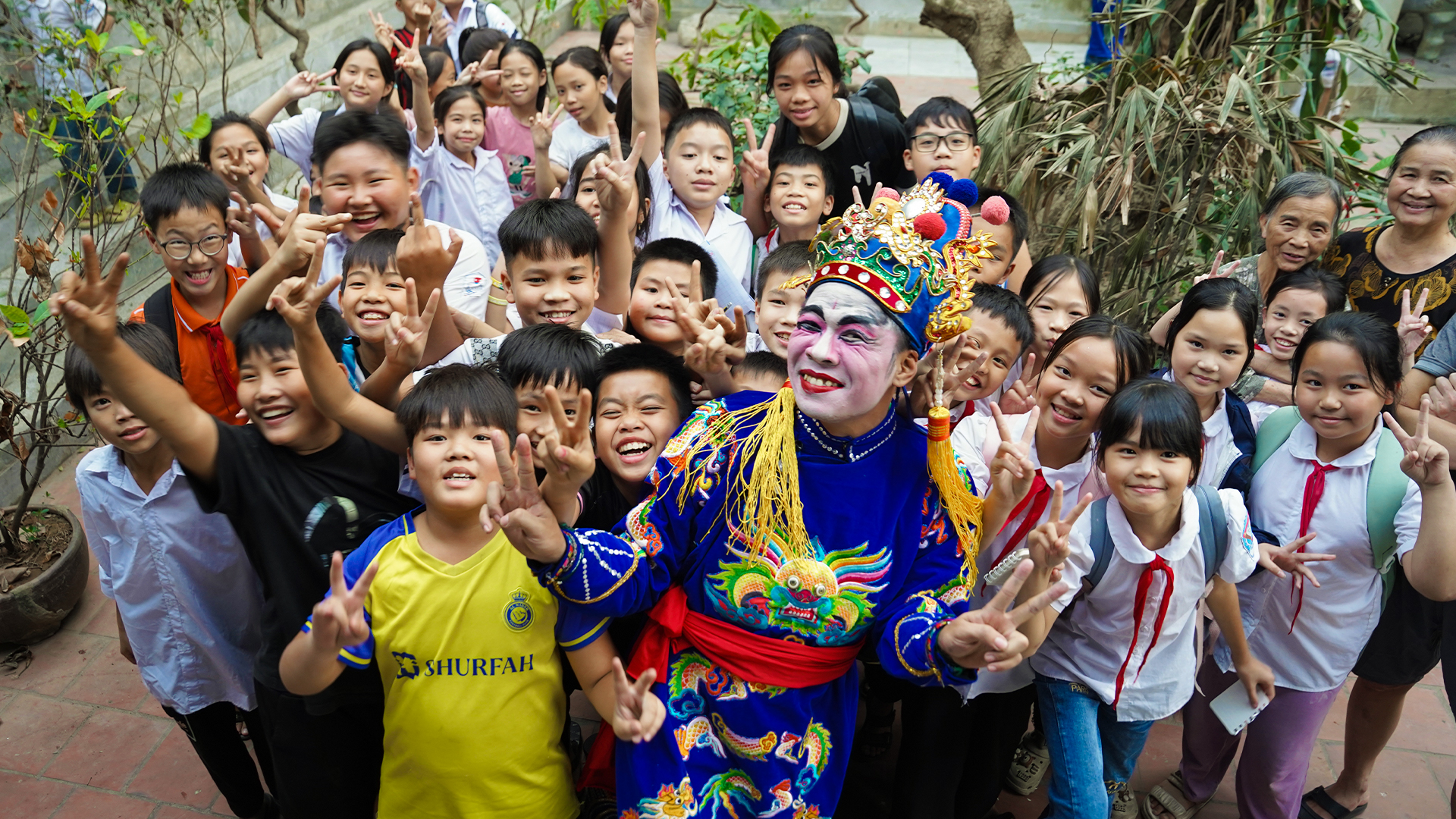 Trung Ruồi v&agrave; con g&aacute;i 4 tuổi diễn tuồng cổ trong &ldquo;Cha con vạn dặm&rdquo;- Ảnh 6.