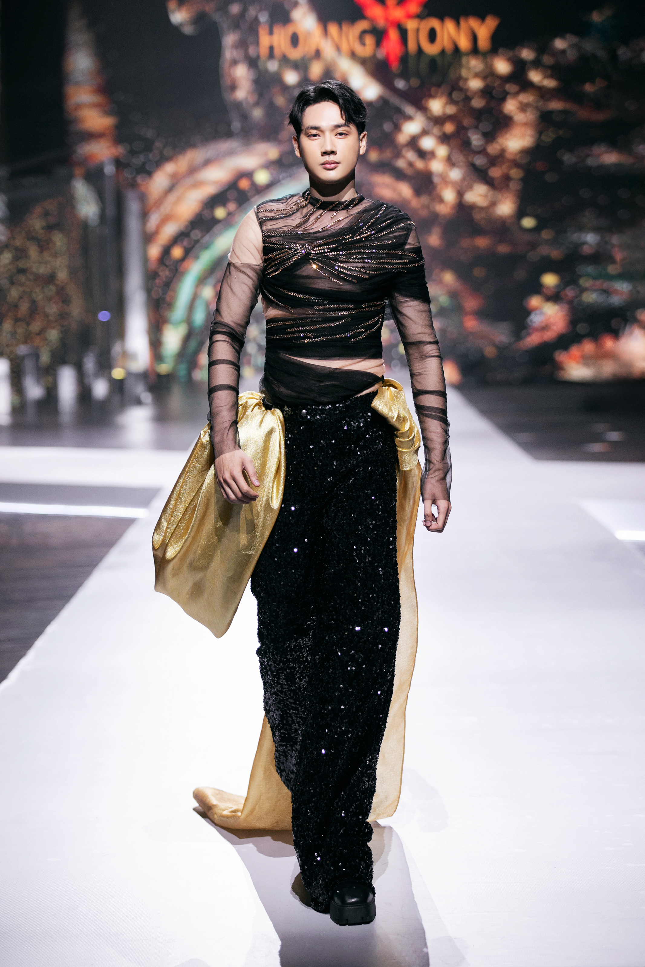 Hoa hậu Bảo Ngọc, Thanh Thuỷ, Trúc Diễm và Ý Nhi làm vedette ở VBFF lần thứ 10- Ảnh 20. Hoa hậu Bảo Ngọc, Thanh Thuỷ, Trúc Diễm và Ý Nhi làm vedette ở VBFF lần thứ 10- Ảnh 20.