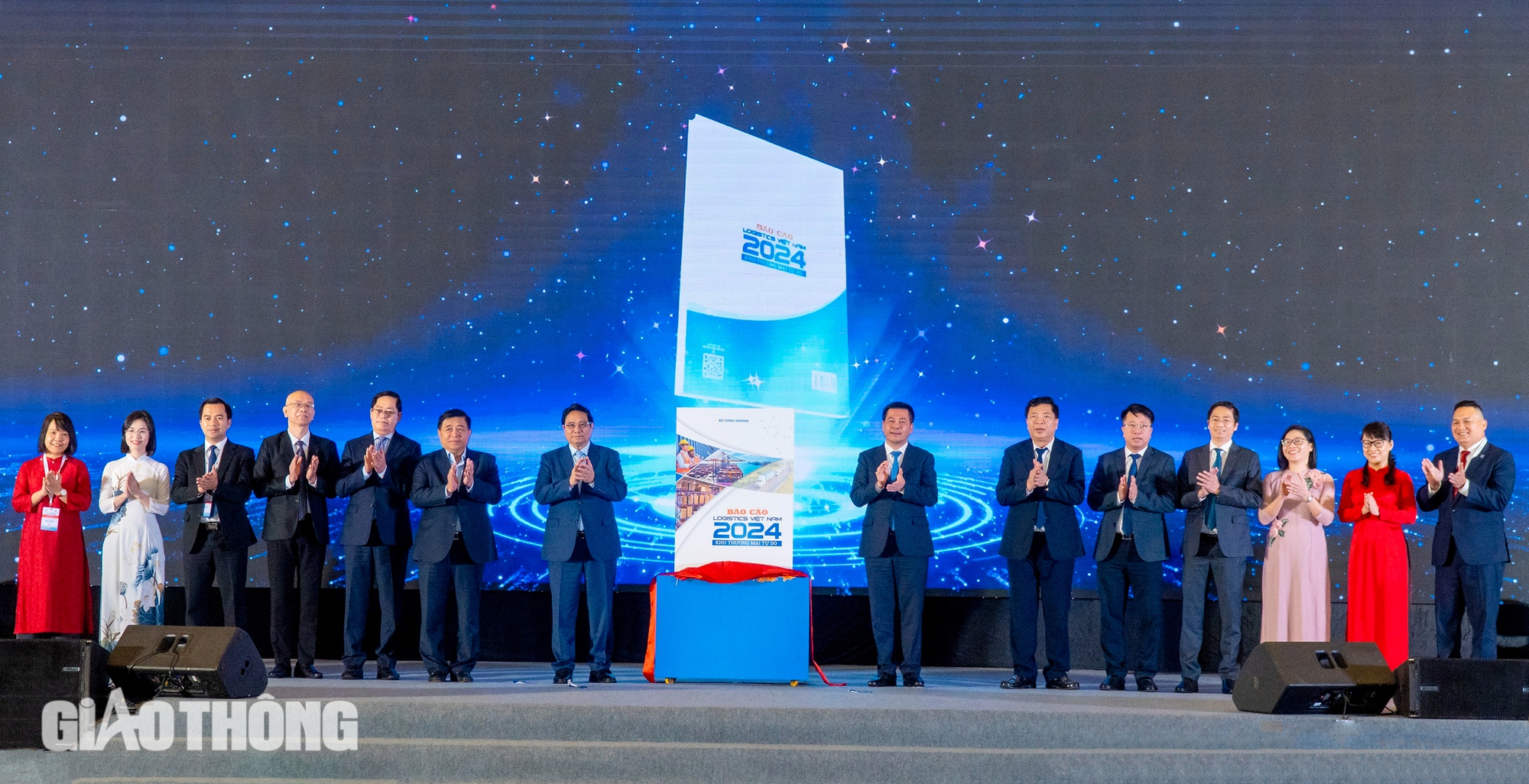 Thủ tướng n&ecirc;u ba mục ti&ecirc;u, bảy giải ph&aacute;p ph&aacute;t triển logistics- Ảnh 7.