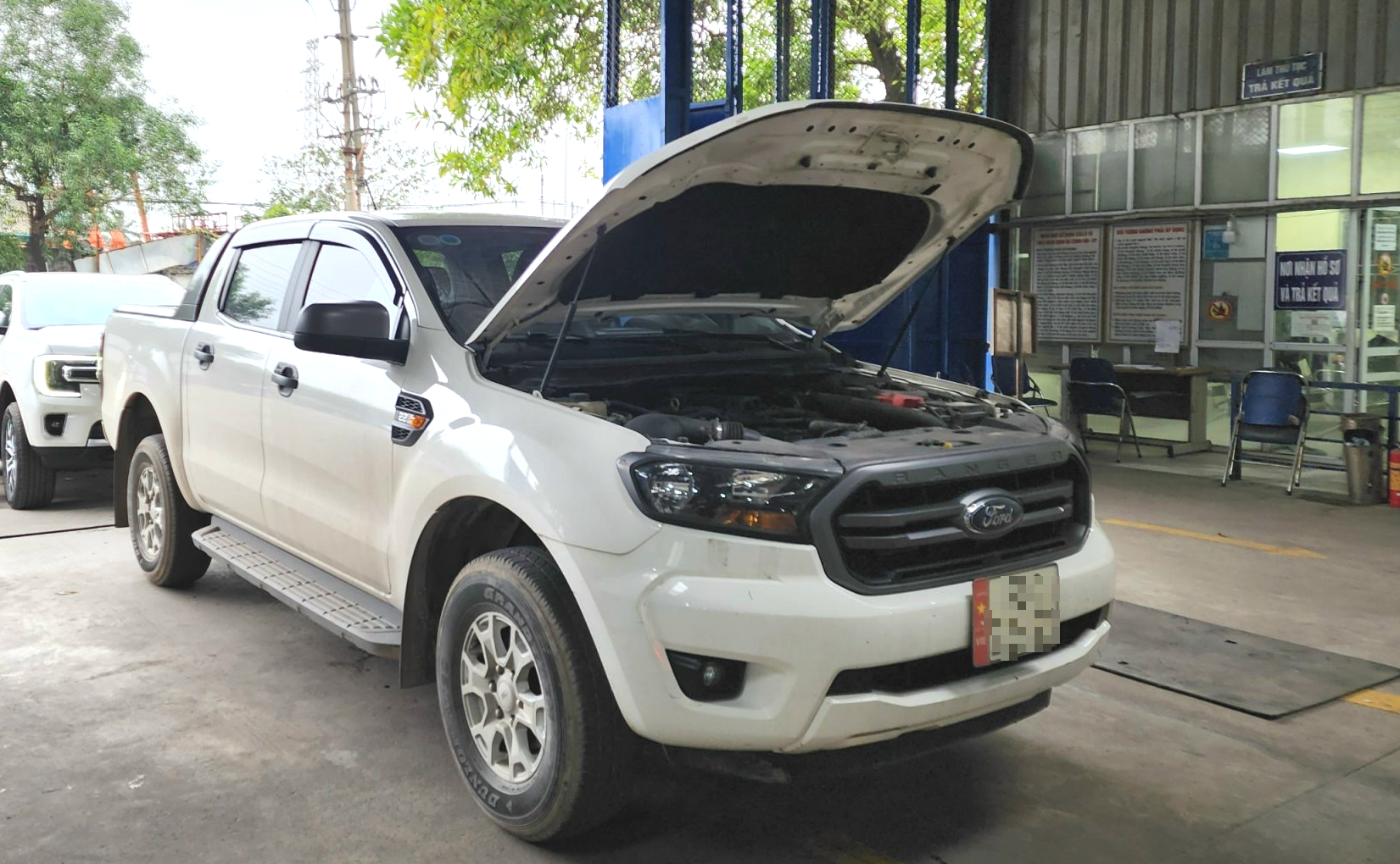 &Ocirc; t&ocirc; thay lốp c&ugrave;ng th&ocirc;ng số, kh&aacute;c gai lốp nguy&ecirc;n bản c&oacute; được đăng kiểm?- Ảnh 1.