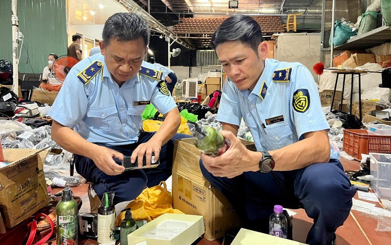 Quản l&yacute; thị trường mạnh tay xử l&yacute; h&agrave;ng giả mạo nh&atilde;n hiệu