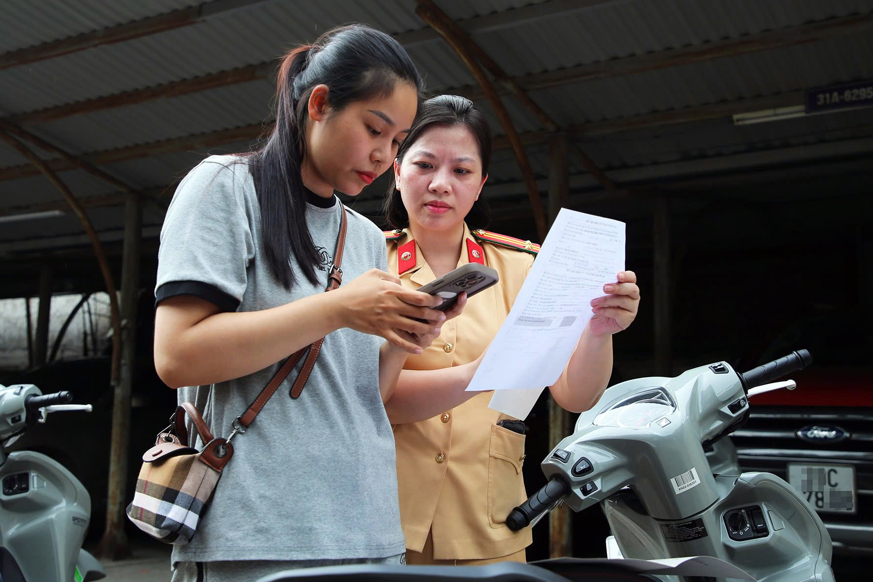 Người d&acirc;n được đăng k&yacute; xe tại tất cả c&ocirc;ng an cấp x&atilde; trong tỉnh, th&agrave;nh phố từ 1/7- Ảnh 2.