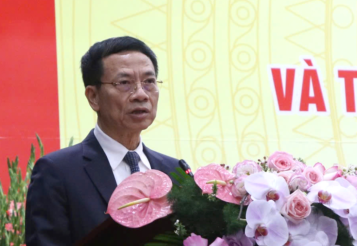 Bộ trưởng Nguyễn Mạnh H&ugrave;ng: C&ocirc;ng chức k&eacute;m nhất cũng th&agrave;nh kh&aacute; giỏi nếu c&oacute; trợ l&yacute; ảo- Ảnh 1.